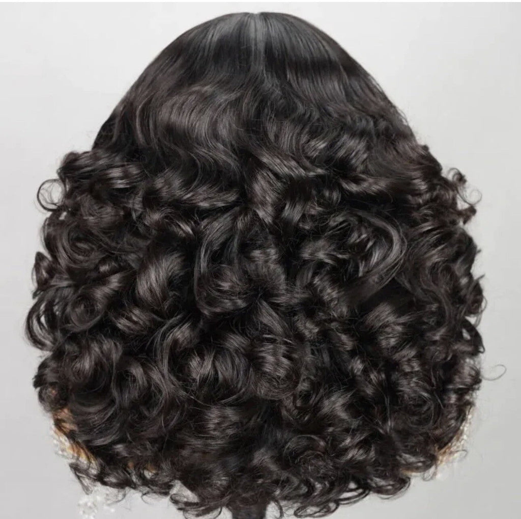 شعر تشيك لوكس (Chic Luxe Hair) باروكة شعر مستعار أمامية دانتيل مجعد مرنة يمكن ارتداؤها مباشرة بدون غراء | شعر بشري 100%