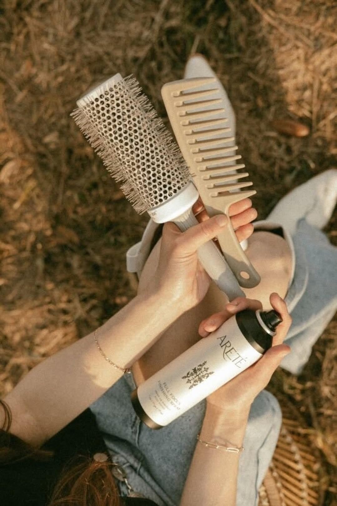 ARETÉ Full Focus Finishing Spray – Strong Buildable Hold, Shiny Finish, Anti-Frizz Hairspray for Women | Made in USA 8oz