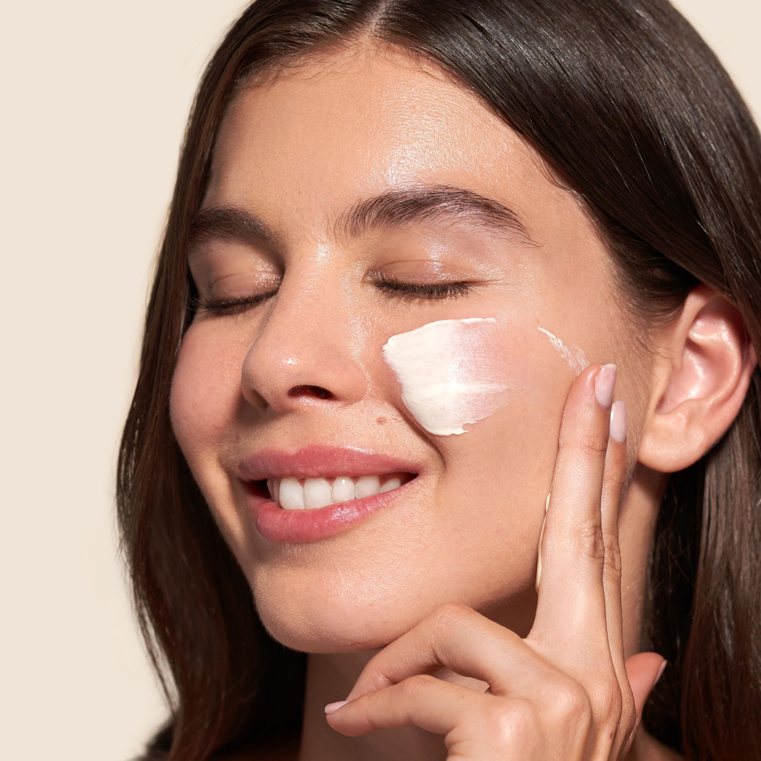 Barefaced Sheer Protection SPF 50+ – Oil-Free Sunscreen for Women with Zinc Oxide, Niacinamide & Hyaluronic Acid (Universal Tint, 60ml)