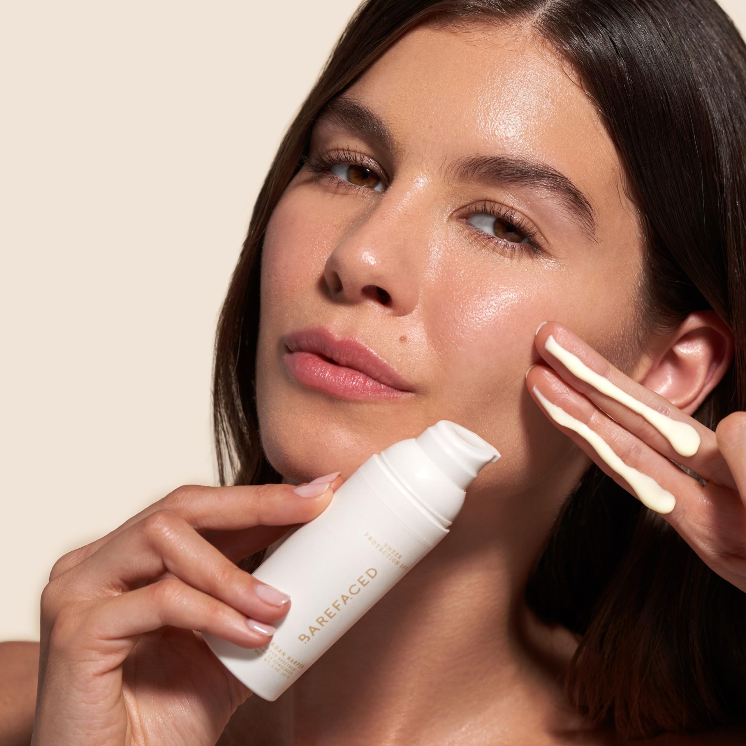 Barefaced Sheer Protection SPF 50+ – Oil-Free Sunscreen for Women with Zinc Oxide, Niacinamide & Hyaluronic Acid (Universal Tint, 60ml)
