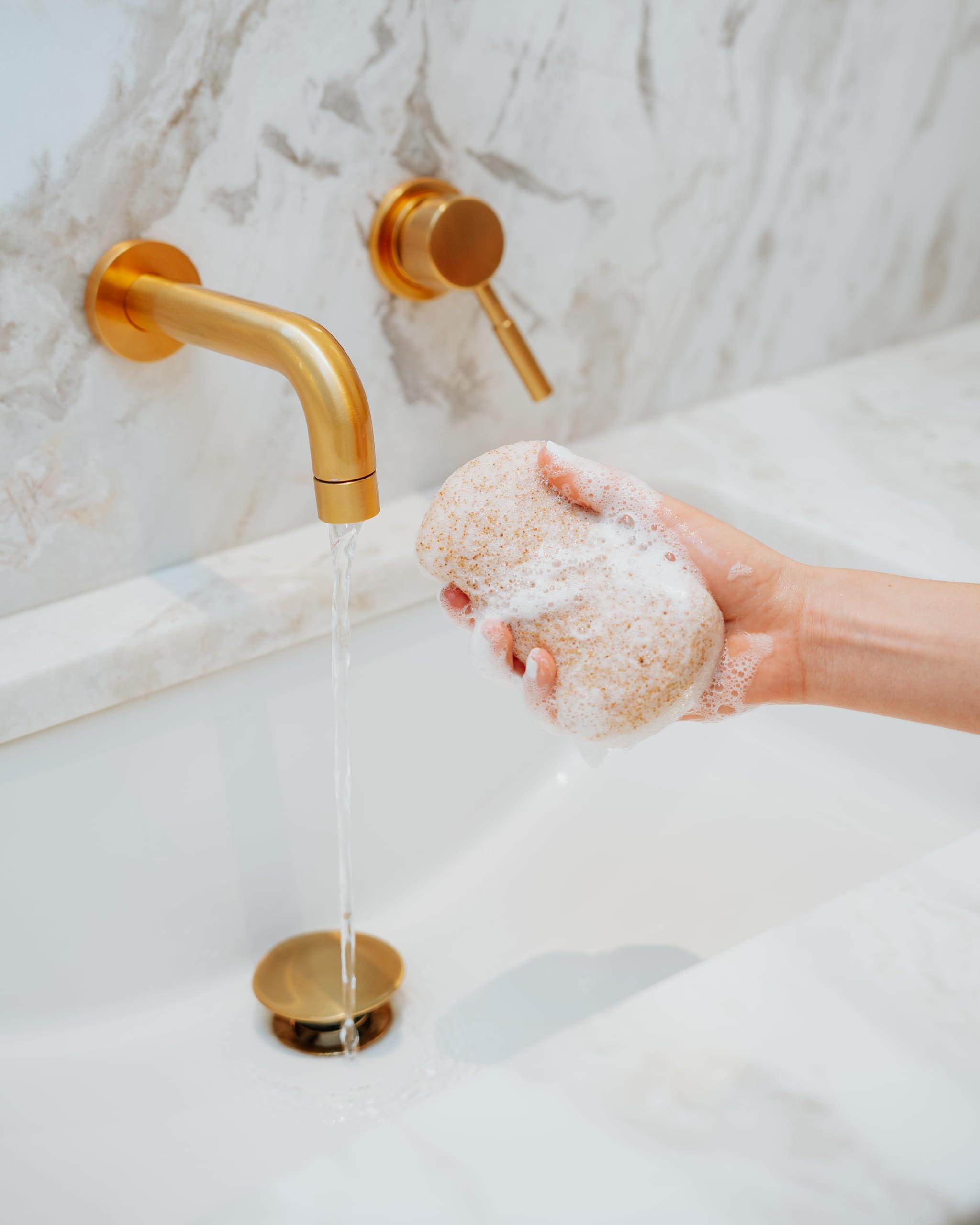 Bathorium Konjac Walnut Shell Sponge — Gentle Cleansing & Dual-Sided Exfoliation