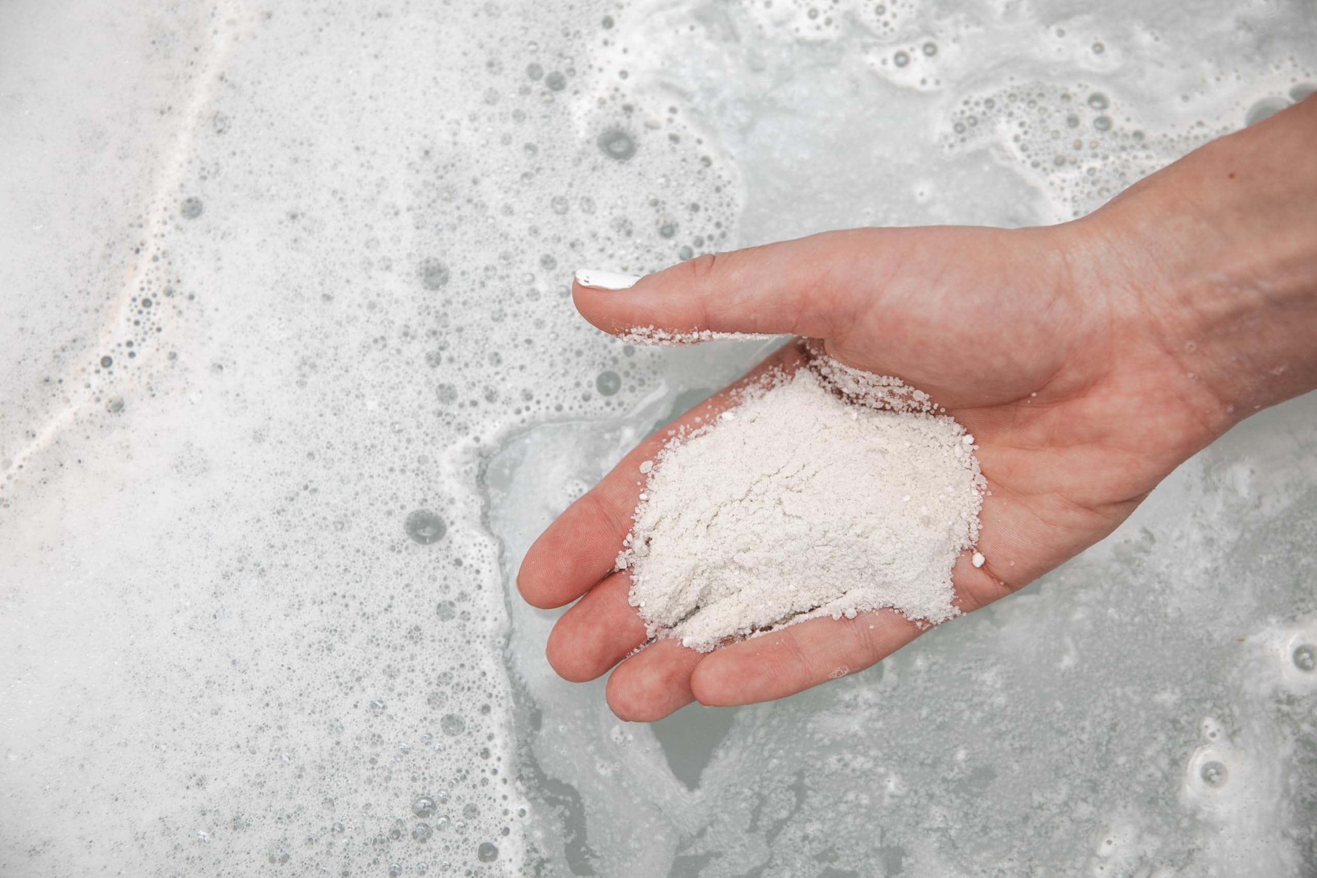 Bathorium Northern Sage Recovery Crush Bath Soak – Dead Sea & Epsom Salts, Sage, Pine, Eucalyptus | 5+ Baths | 21 oz