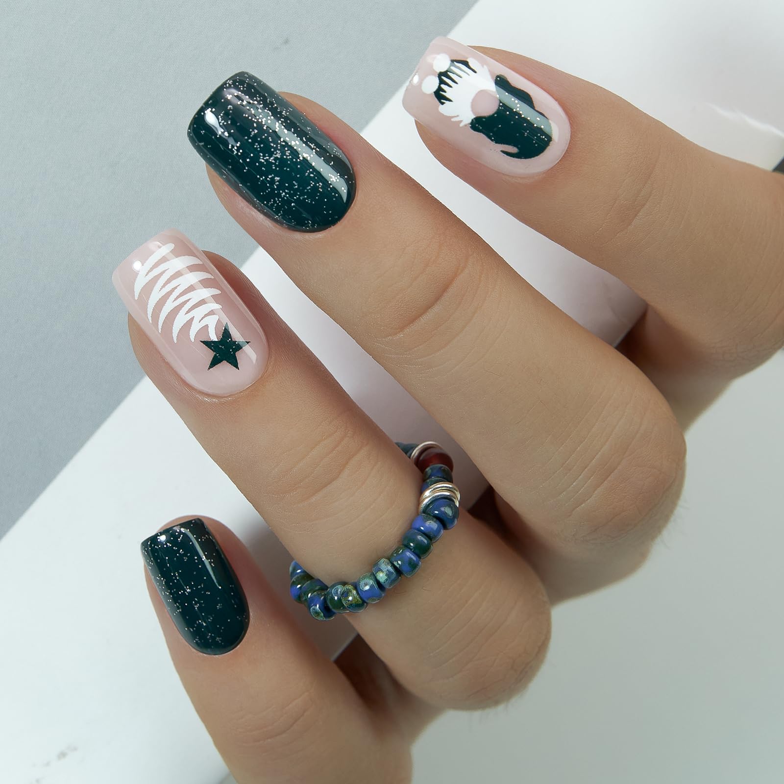 Curvlife Press on Nails – Green Christmas Design, 32pcs | Reusable Gel Nail Kit