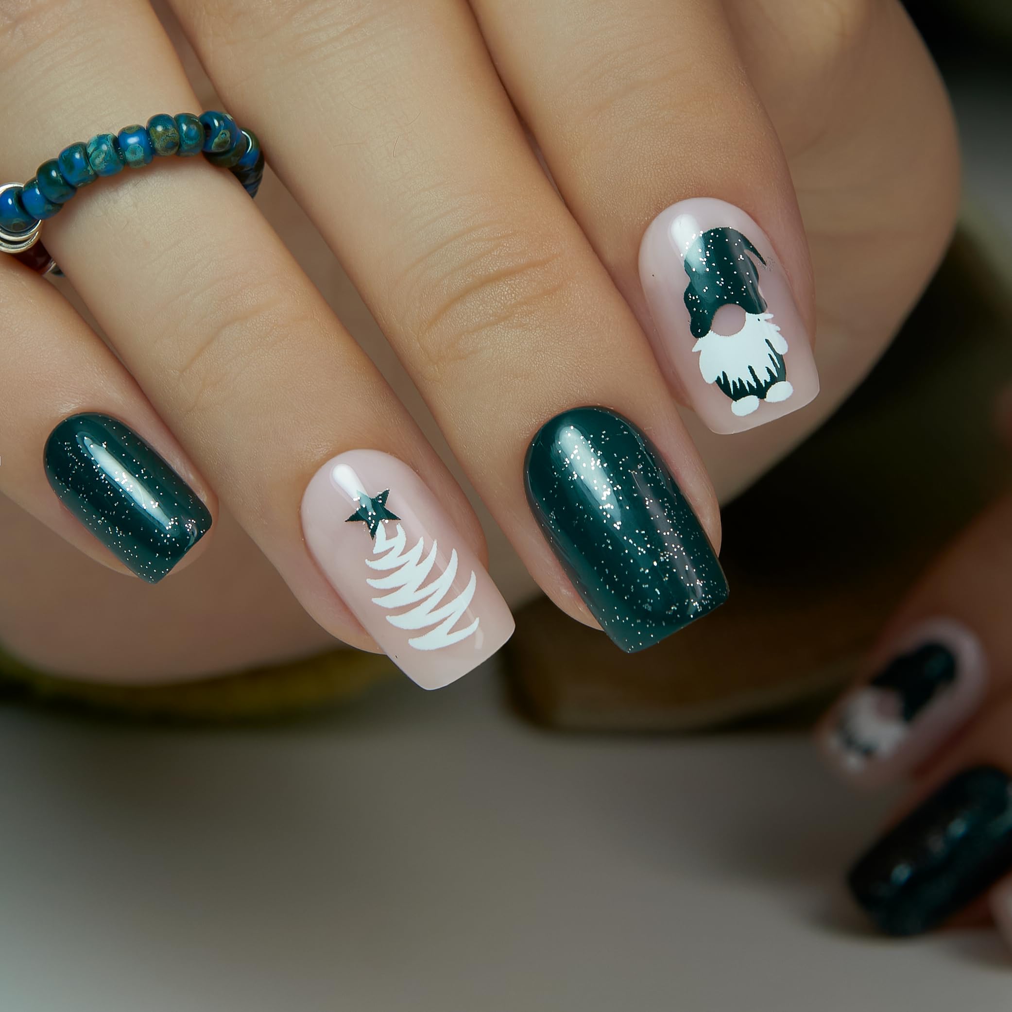 Curvlife Press on Nails – Green Christmas Design, 32pcs | Reusable Gel Nail Kit