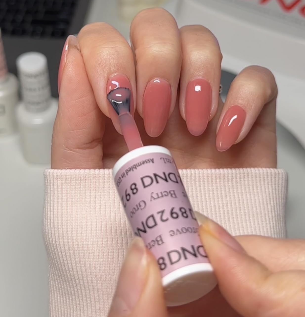 Daisy DND Gel Polish Set – Berry Groove #892 (Sheer Collection) Gel Polish + Lacquer Duo, 0.5 Fl Oz Each