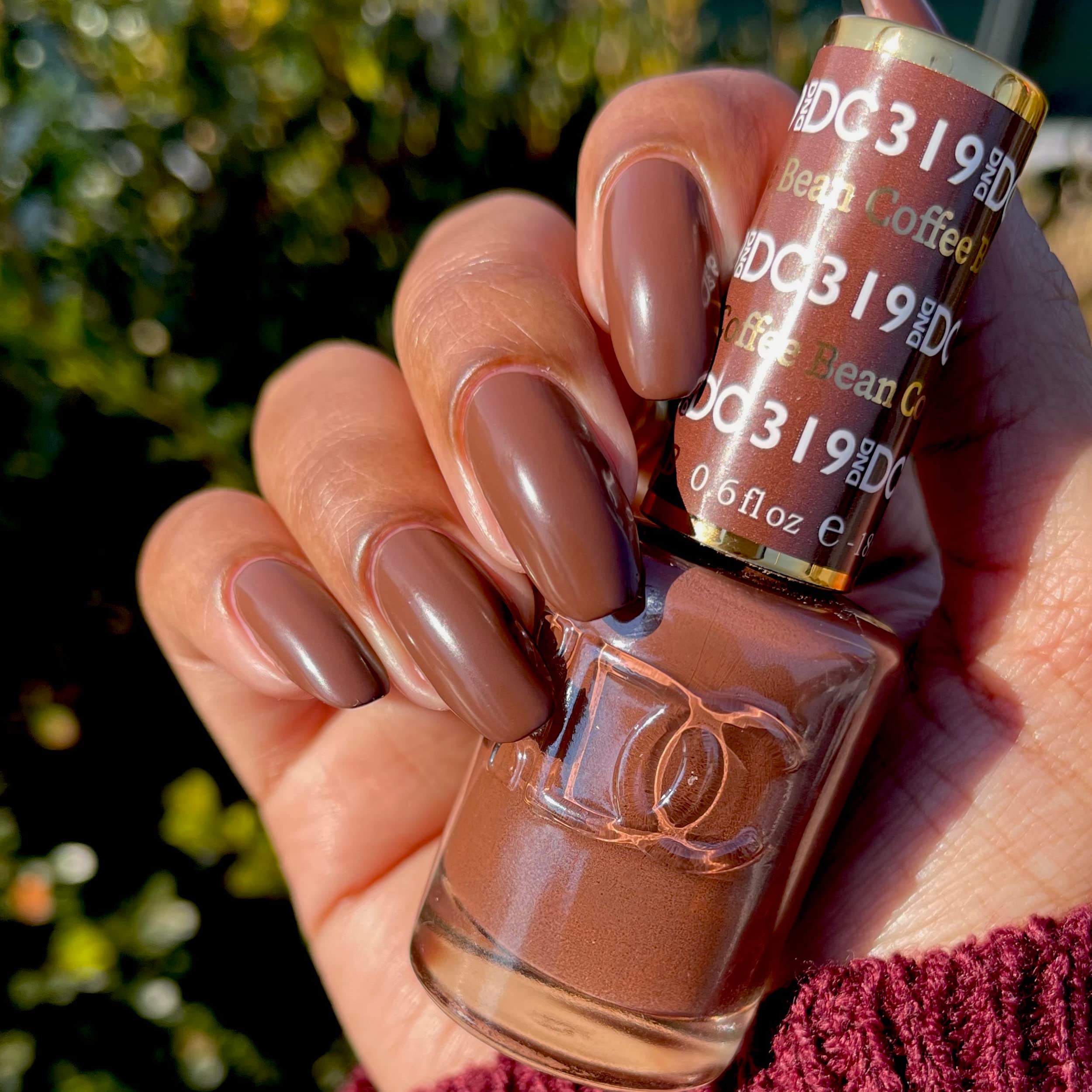 DAISY DND DC Gel Polish Set – Brown Collection, 319 Coffee Bean, 0.5 Fl Oz (Gel + Lacquer Duo)