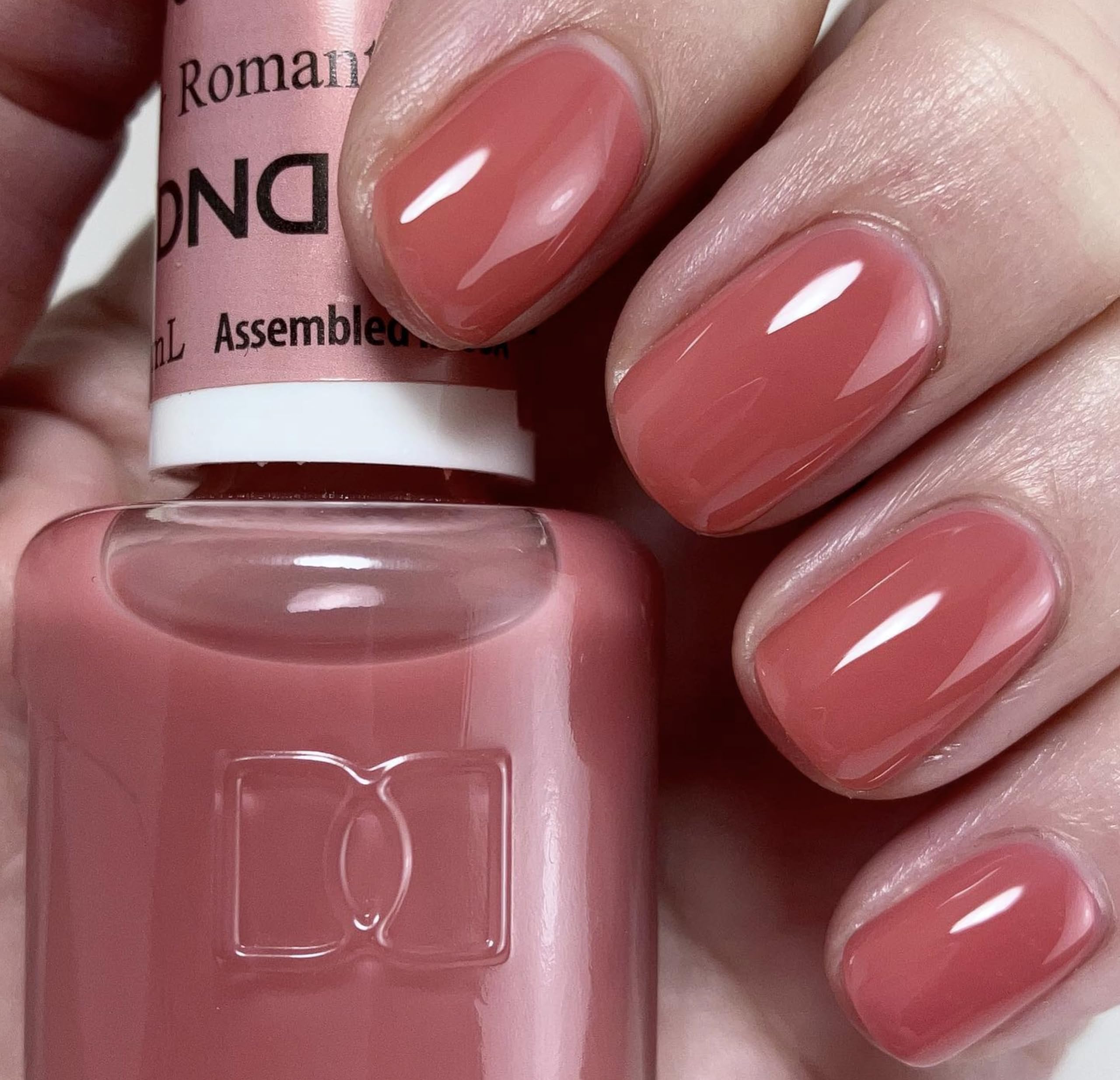 Daisy DND Gel Polish Set Romantic Lover 890 – Sheer Coral Red Duo (Gel Polish + Lacquer)