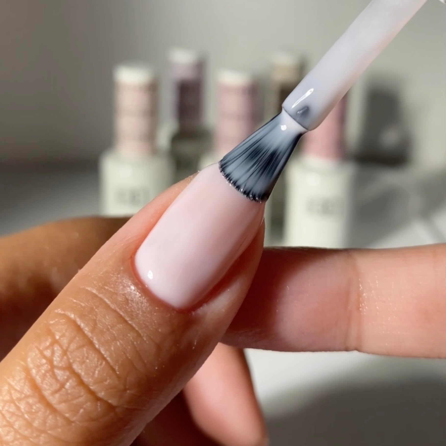 DND Gel Polish Set – Sheer Collection 860 She's White? She's Pink? | DAISY DND
