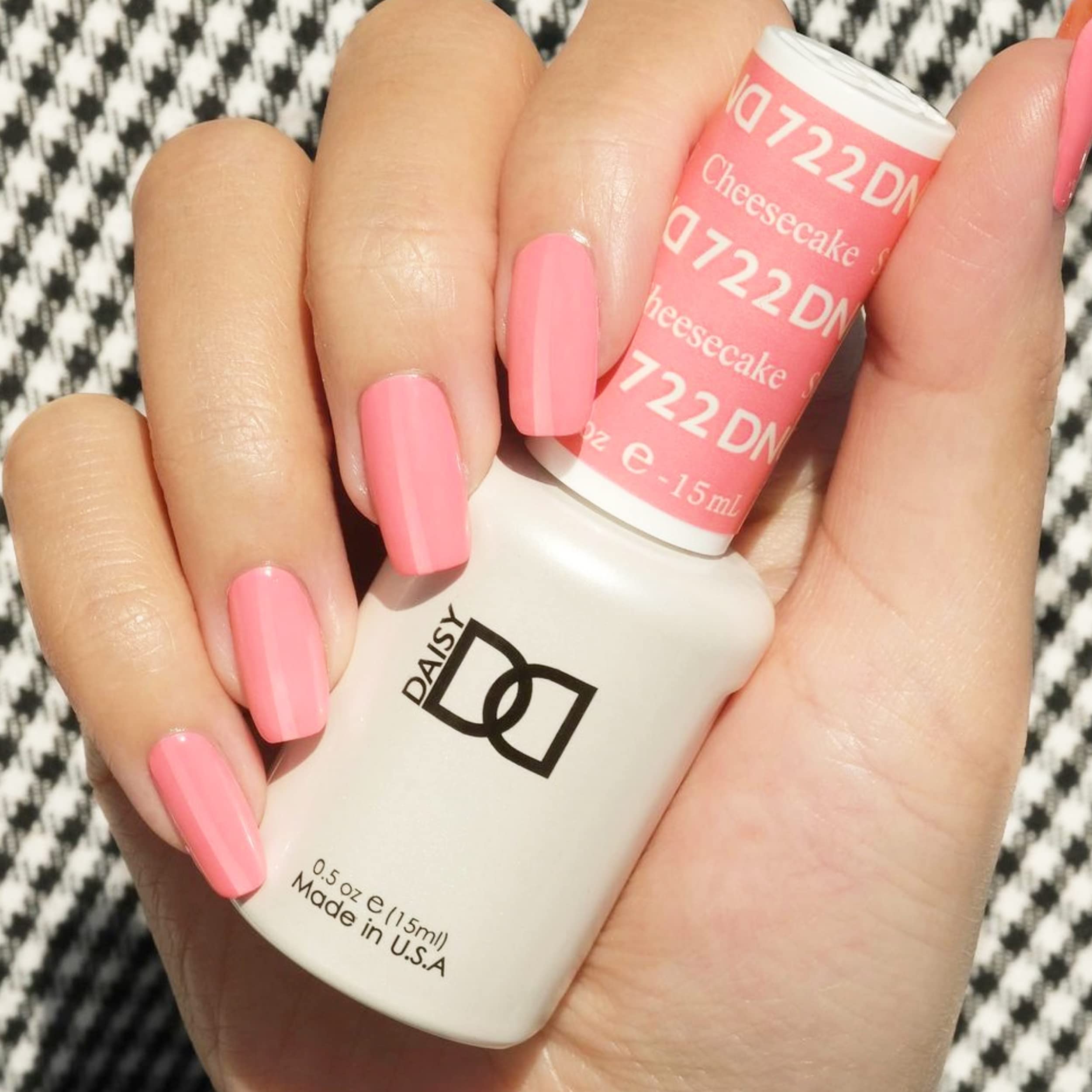 DAISY DND Gel Polish Set - Strawberry Cheesecake #722 (Gel + Lacquer Duo) 0.5 Fl Oz