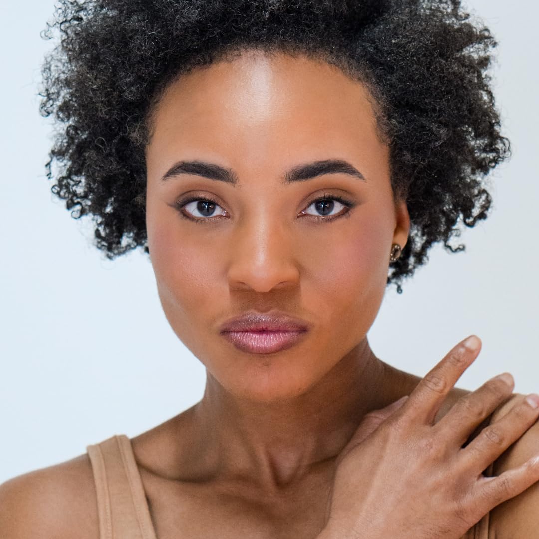 DEMÚRE Demure Mineral Finishing Powder in Tan | Loose Setting Powder for Lasting Makeup