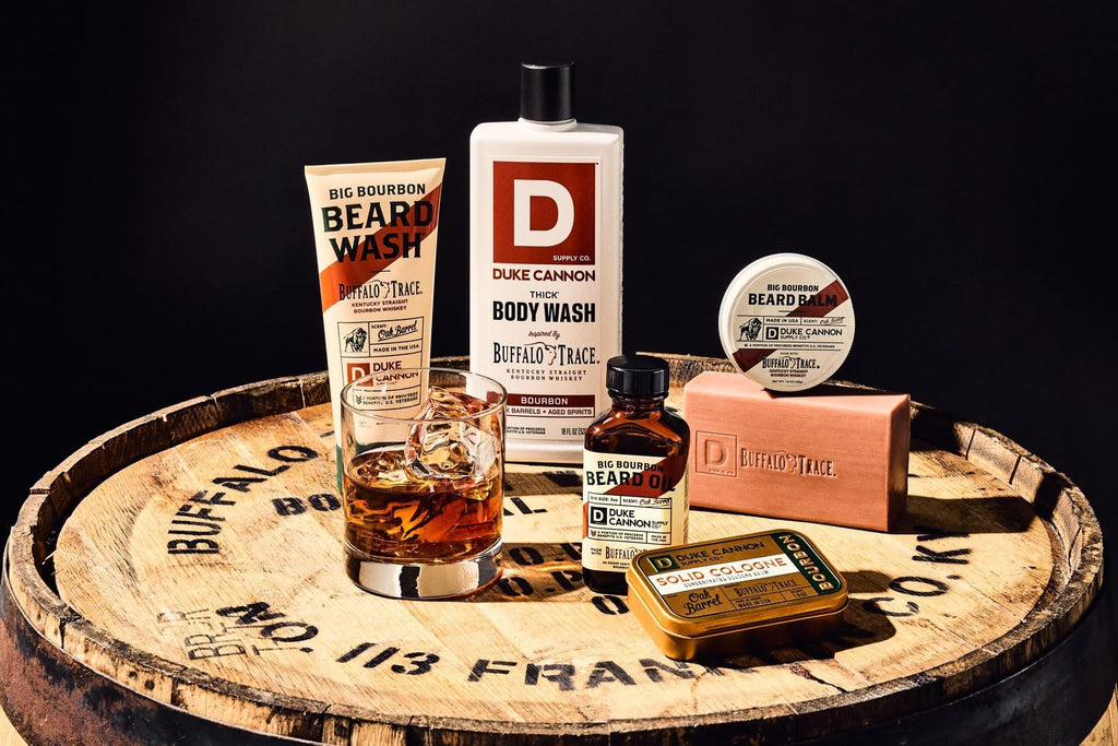 Duke Cannon Tactical Scrubber – Big American Bourbon Soap, Military-Grade Pouch, Oak Barrel Scent, 10 oz