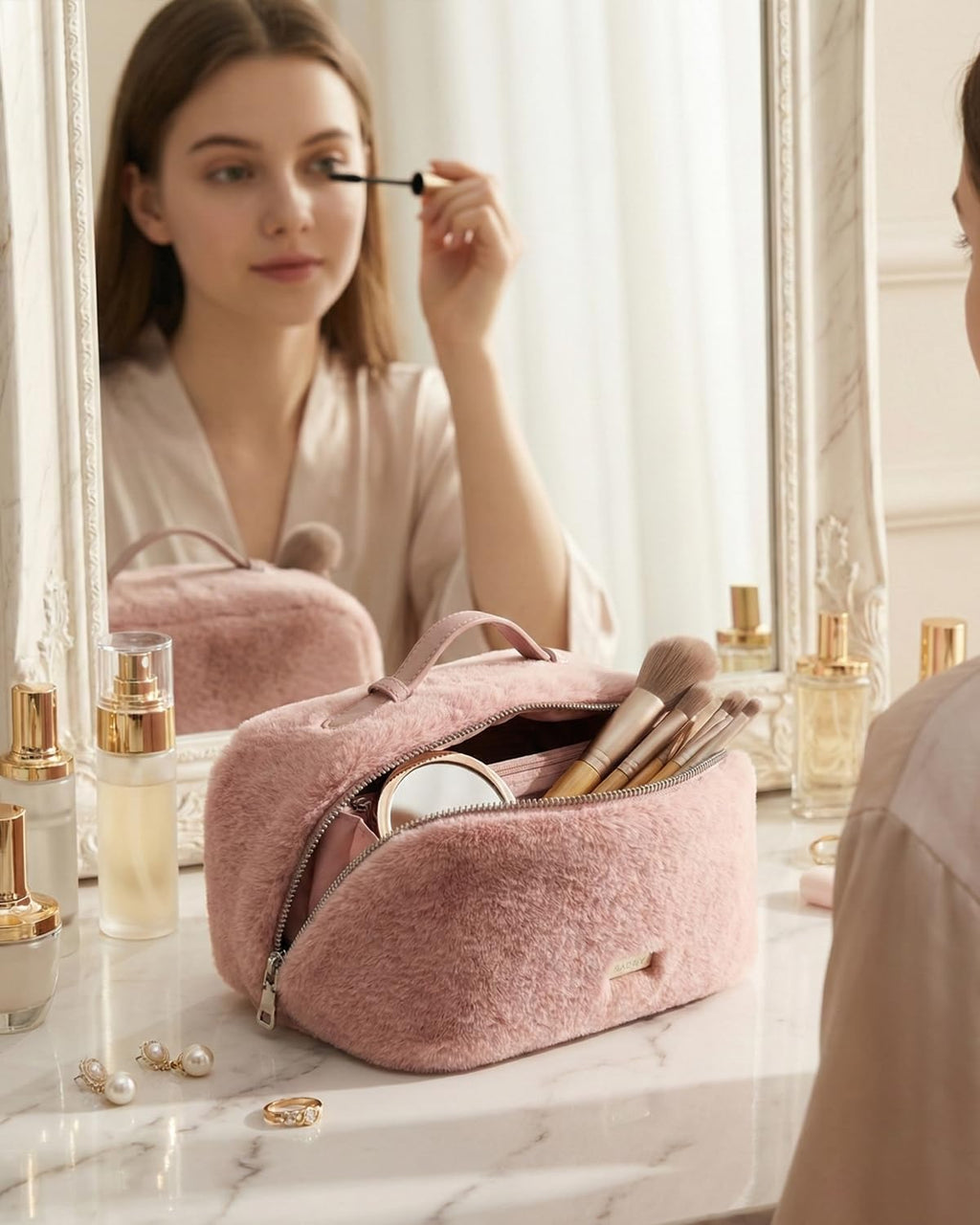 EACHY Travel Makeup Bag — Faux Fur Cosmetic Case with 180° Flat-Open Access | Large Capacity
