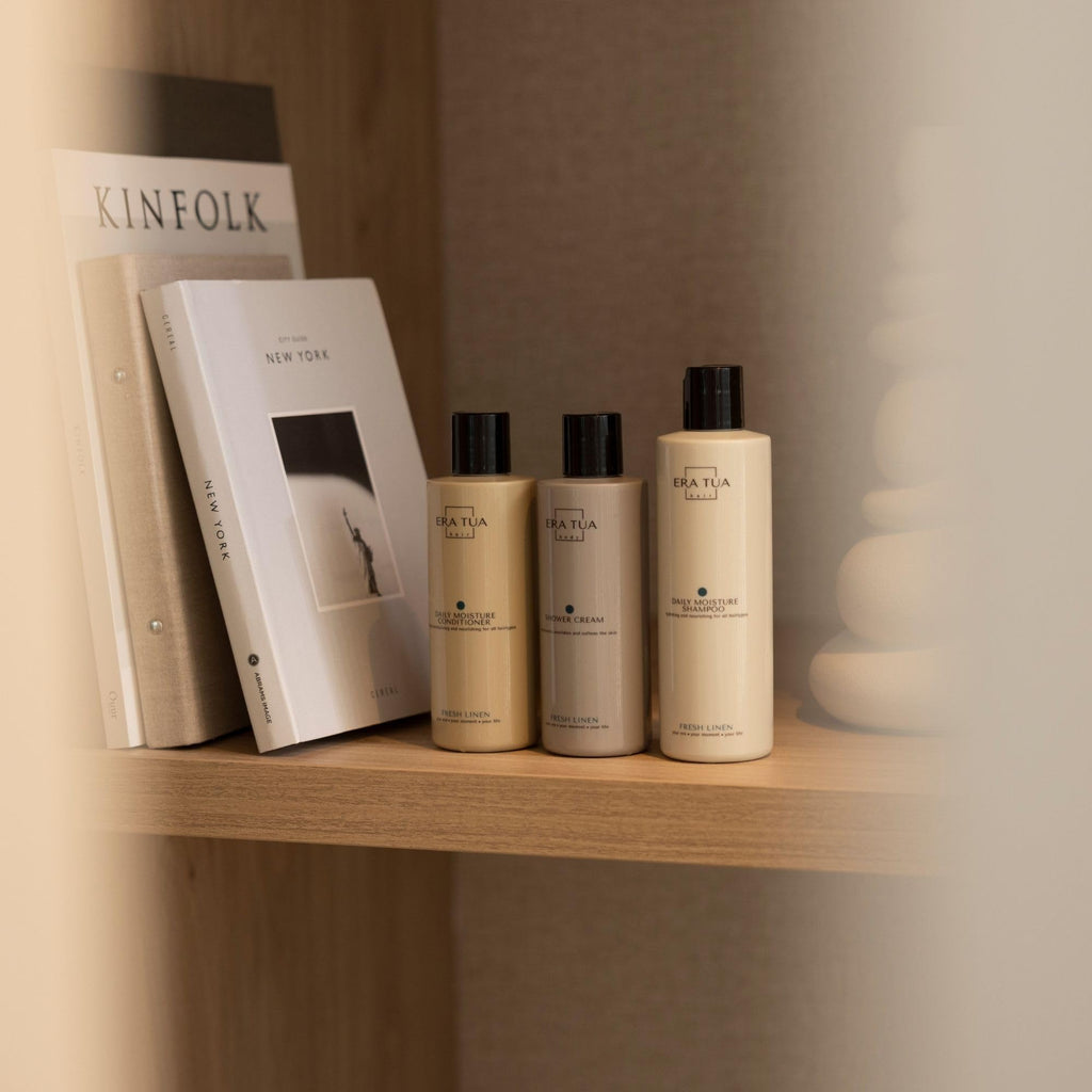 ERA TUA Fresh Linen Daily Moisture Shampoo | Dutch Made Hydration for Dry & Damaged Hair | Bergamot Jasmine & Rose | 250 ml