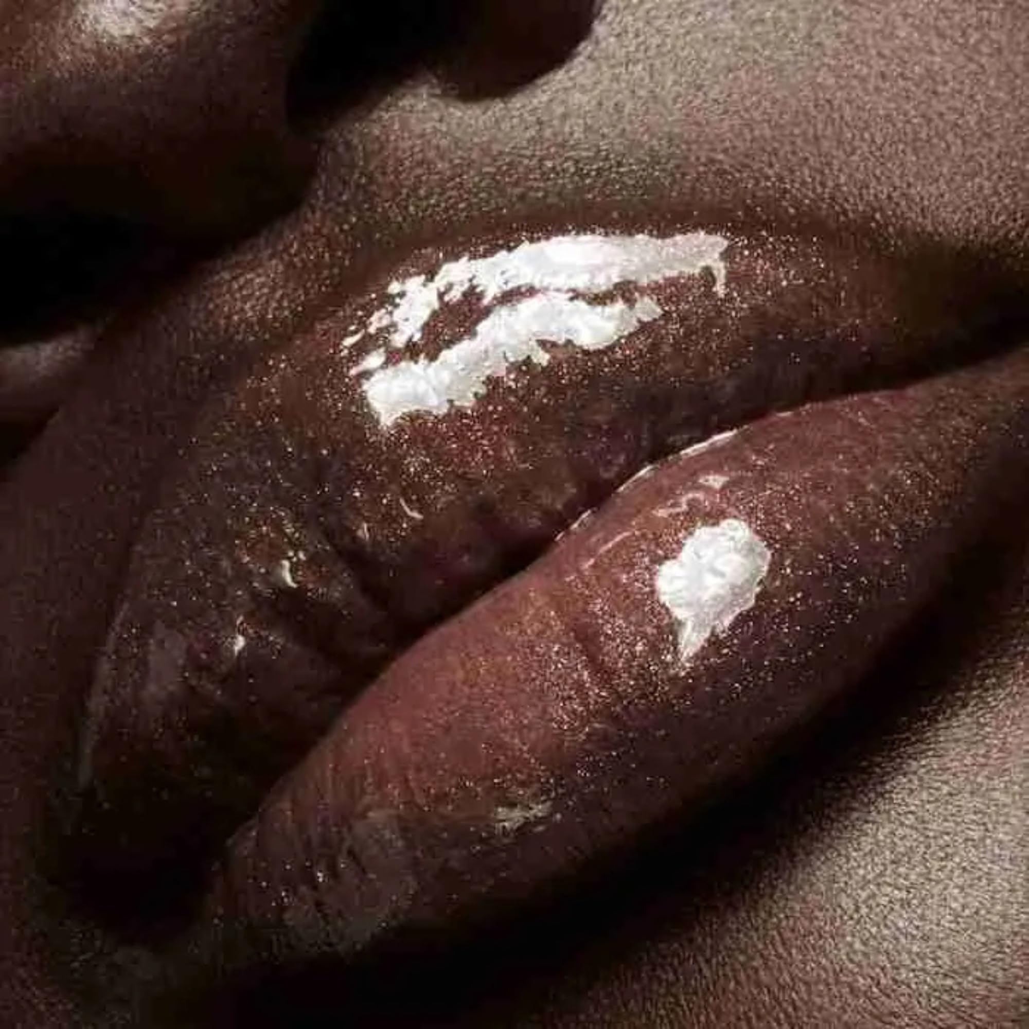 FENTY BEAUTY Gloss Bomb Universal Lip Luminizer 2ml – COLOR FENTY GLOW 01