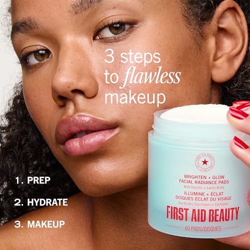First Aid Beauty Facial Radiance Pads – Glycolic + Lactic Acids, Daily Exfoliating Pads, 90ct (Compostable)