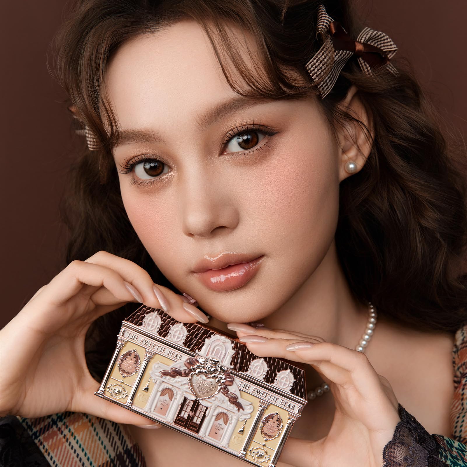 Flower Knows The Sweetie Bear Collection: 6-Color Palette (4 Matte + 2 Shimmer) – 01 Buttery Croissant