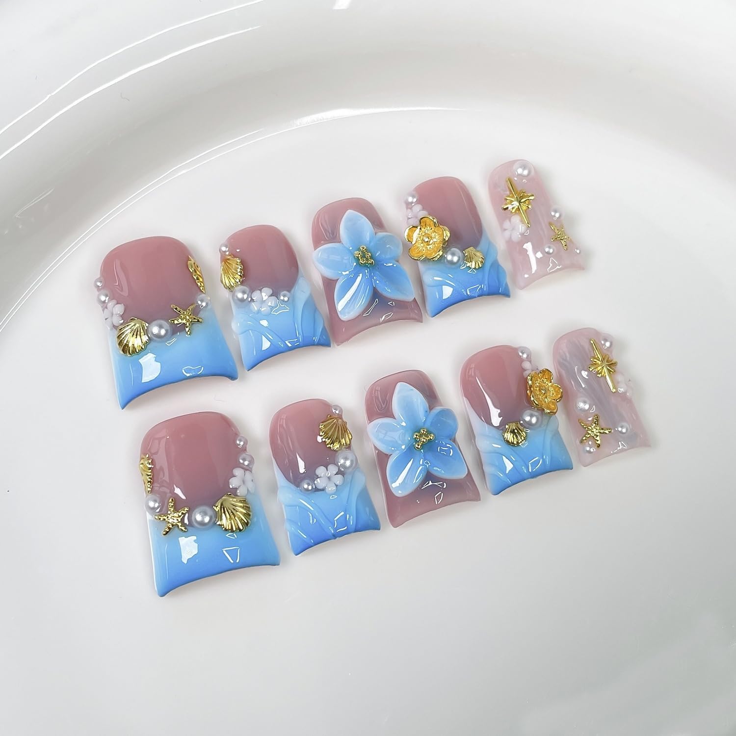 Flower Press on Nails Short Duck – Blue-White Gradient French Tip with 3D Flower, Starfish & Pearl (10pcs)