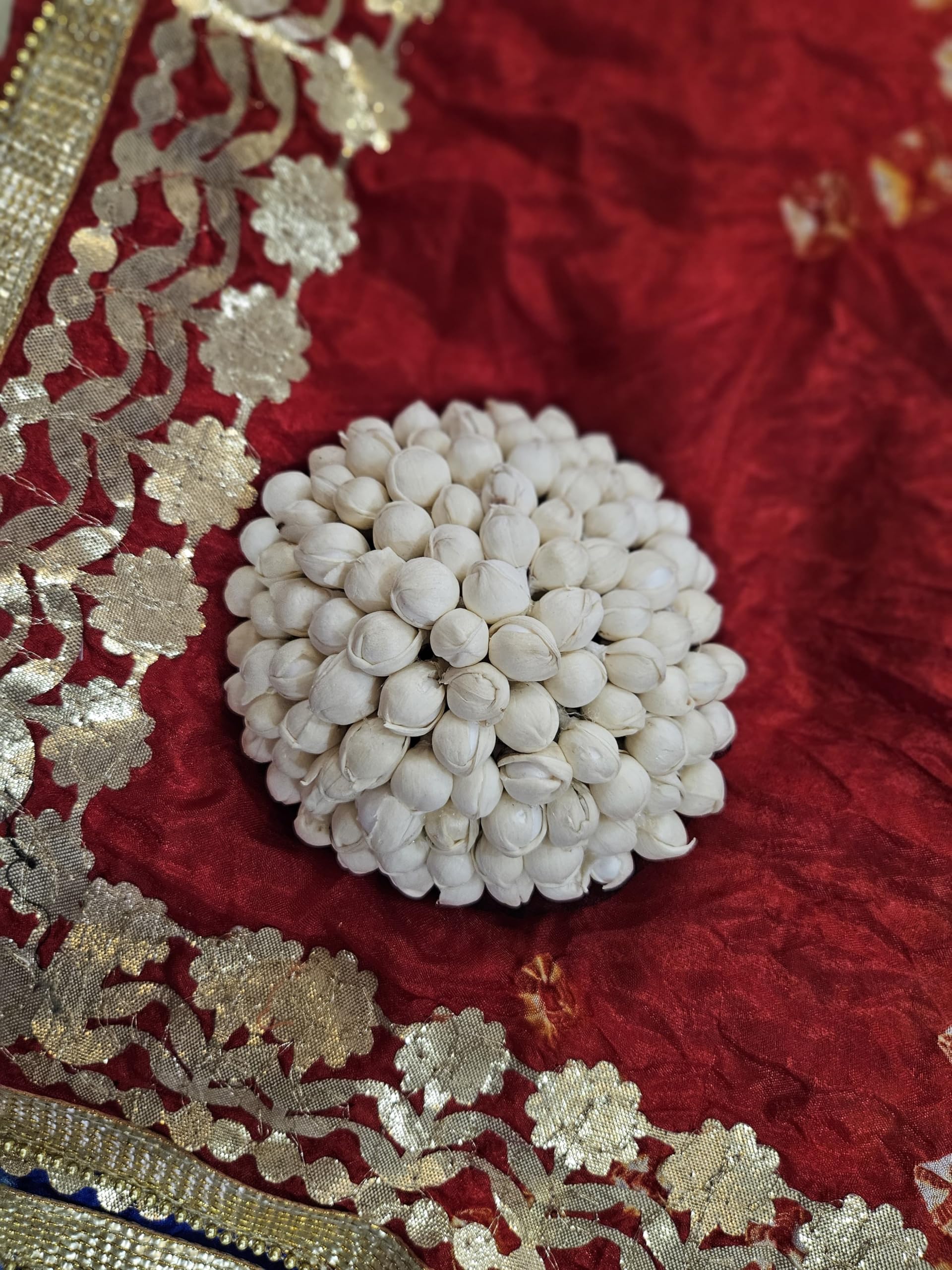 White Gajra Artificial Flower Hair Accessory – Traditional Indian Bridal & Mehndi Decor