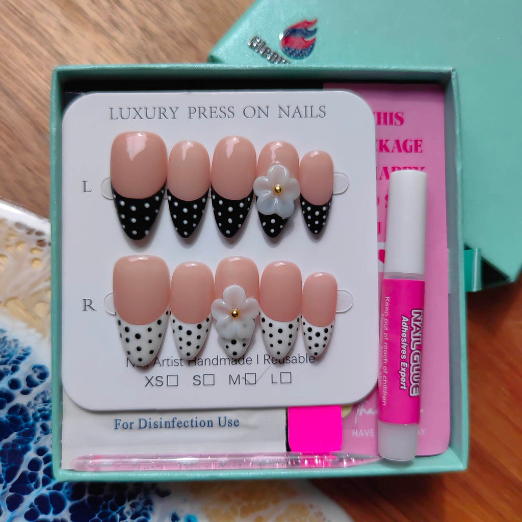 Gleamrain Handmade Almond Press-On Nails – Medium (M), 10-Piece Luxury Floral Design