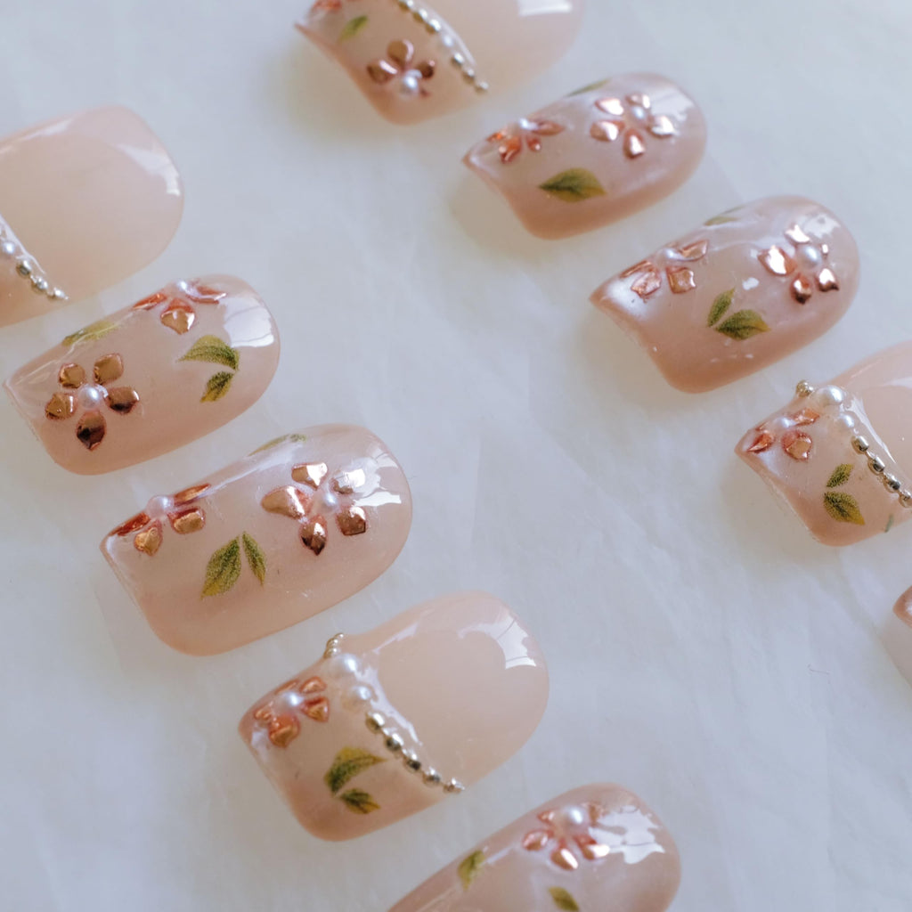 GLORS Short Square Press-On Nails – Nude Pink with Rose Gold Foil & Pearl Accents | 10 Pieces (Large, SS)