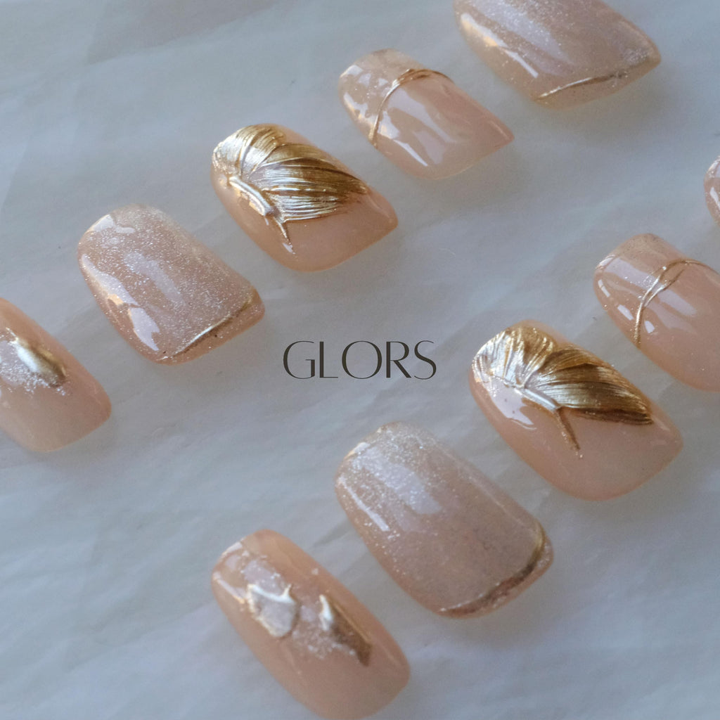 GLORS Flower Dance Press On Nails – Cat-Eye, Icy Nude Short Square (10 pcs)