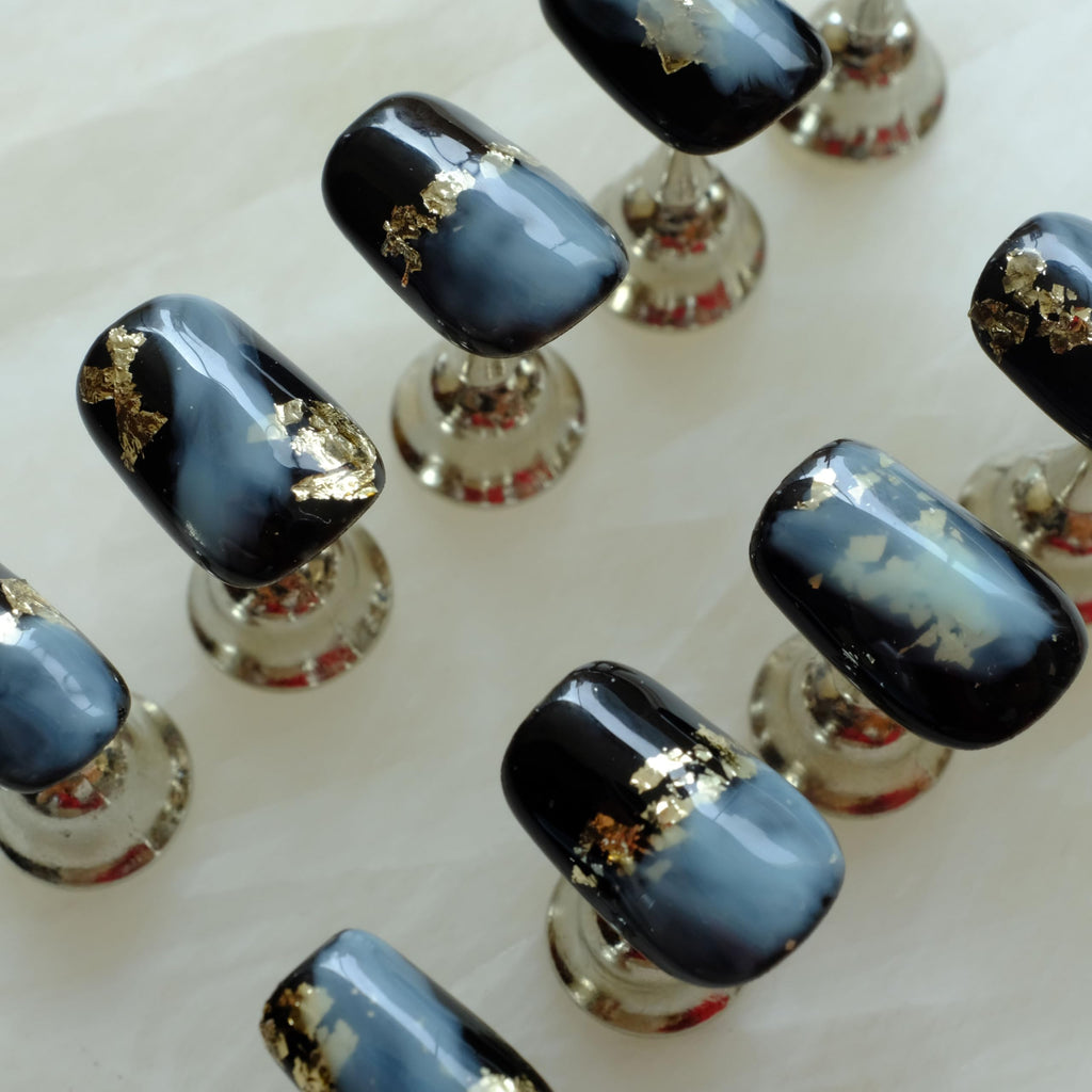 GLORS Short Square Press-On Nails – Black & Blue Marble with Gold Glitter (10 Pcs, Medium, SS)