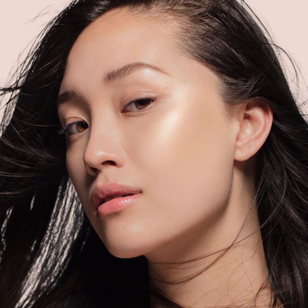 HALEYS Re-fract Smoothing Highlighter Powder – Buildable, Cruelty-Free, Carmine-Free Glow