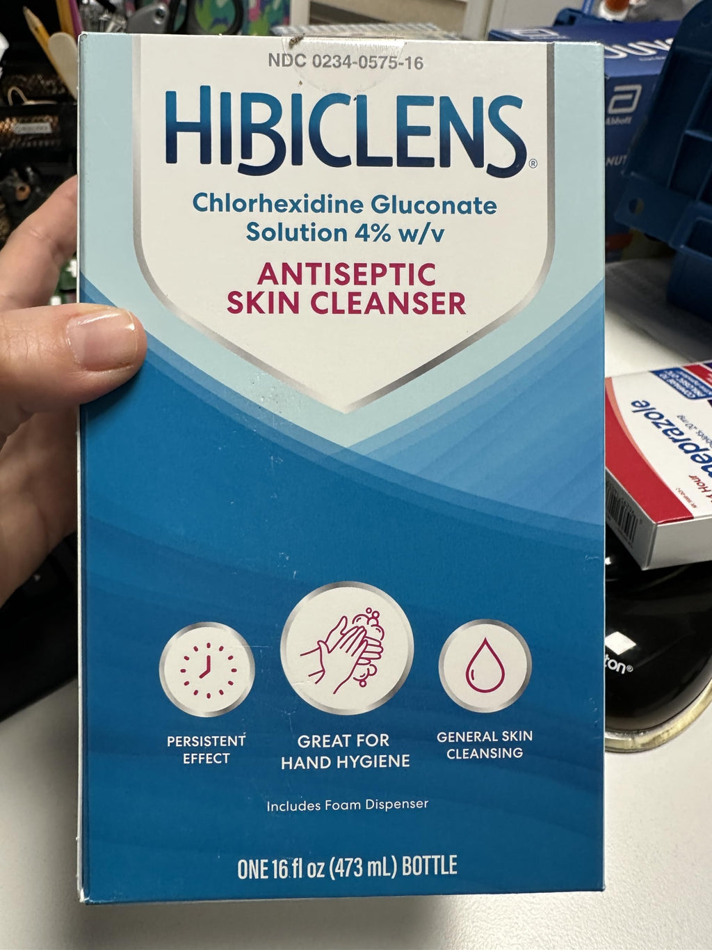 Hibiclens Antimicrobial Skin Soap with Foaming Pump – 16 oz (Pack of 2)