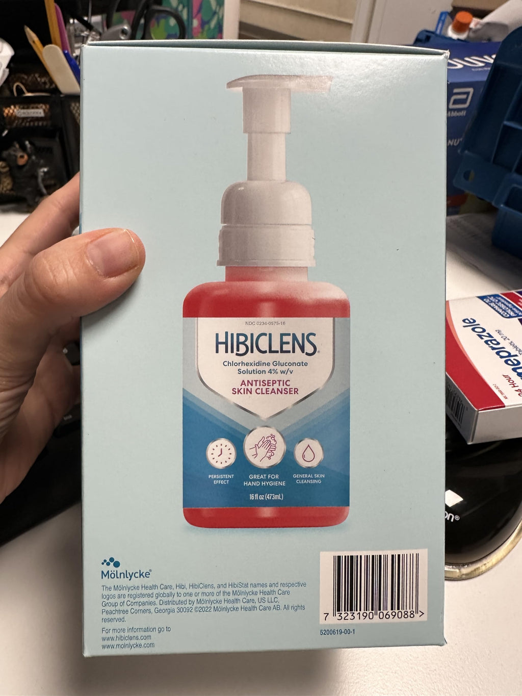 Hibiclens Antimicrobial Skin Soap with Foaming Pump – 16 oz (Pack of 2)