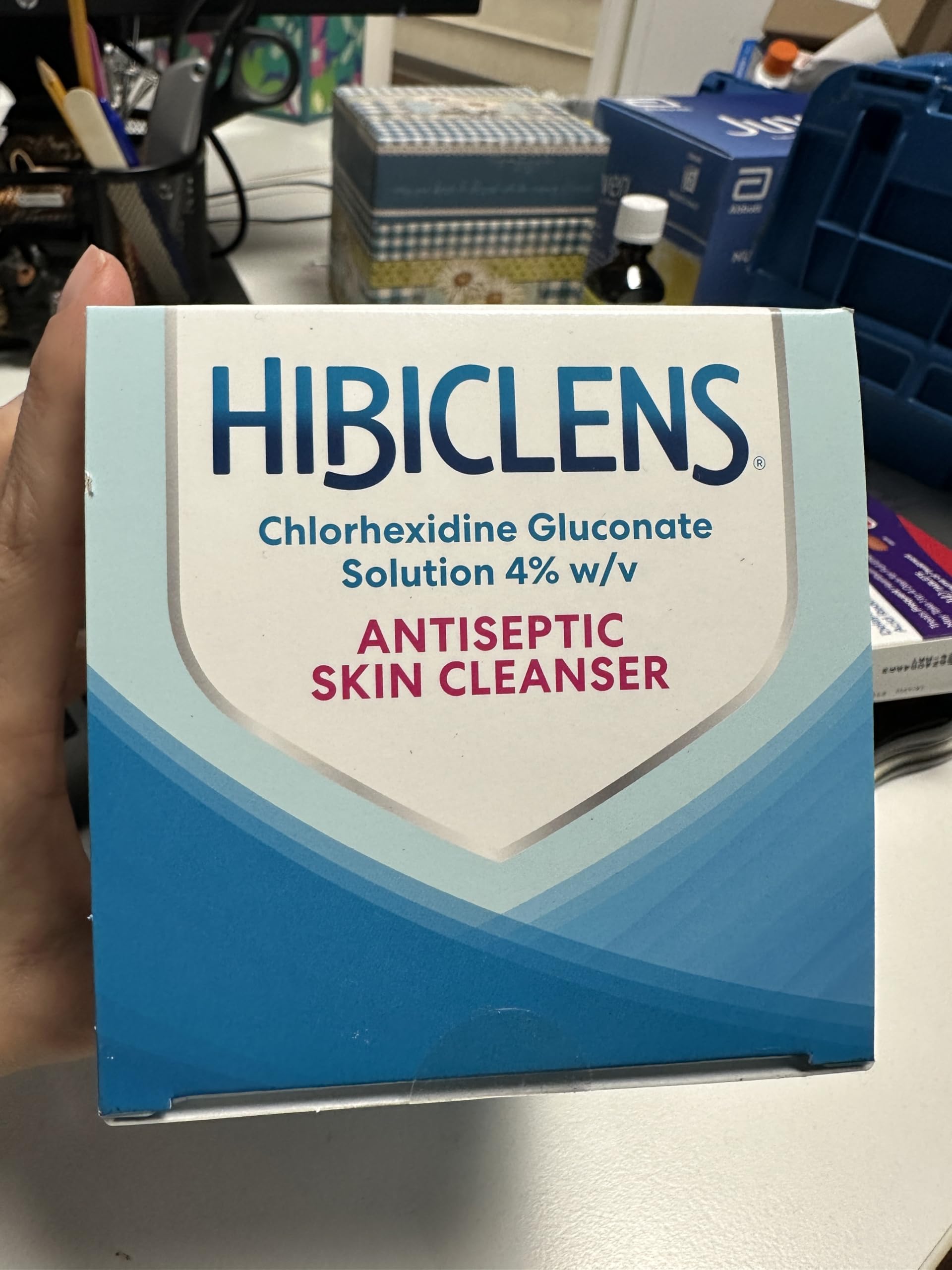 Hibiclens Antimicrobial Skin Soap with Foaming Pump – 16 oz (Pack of 2)
