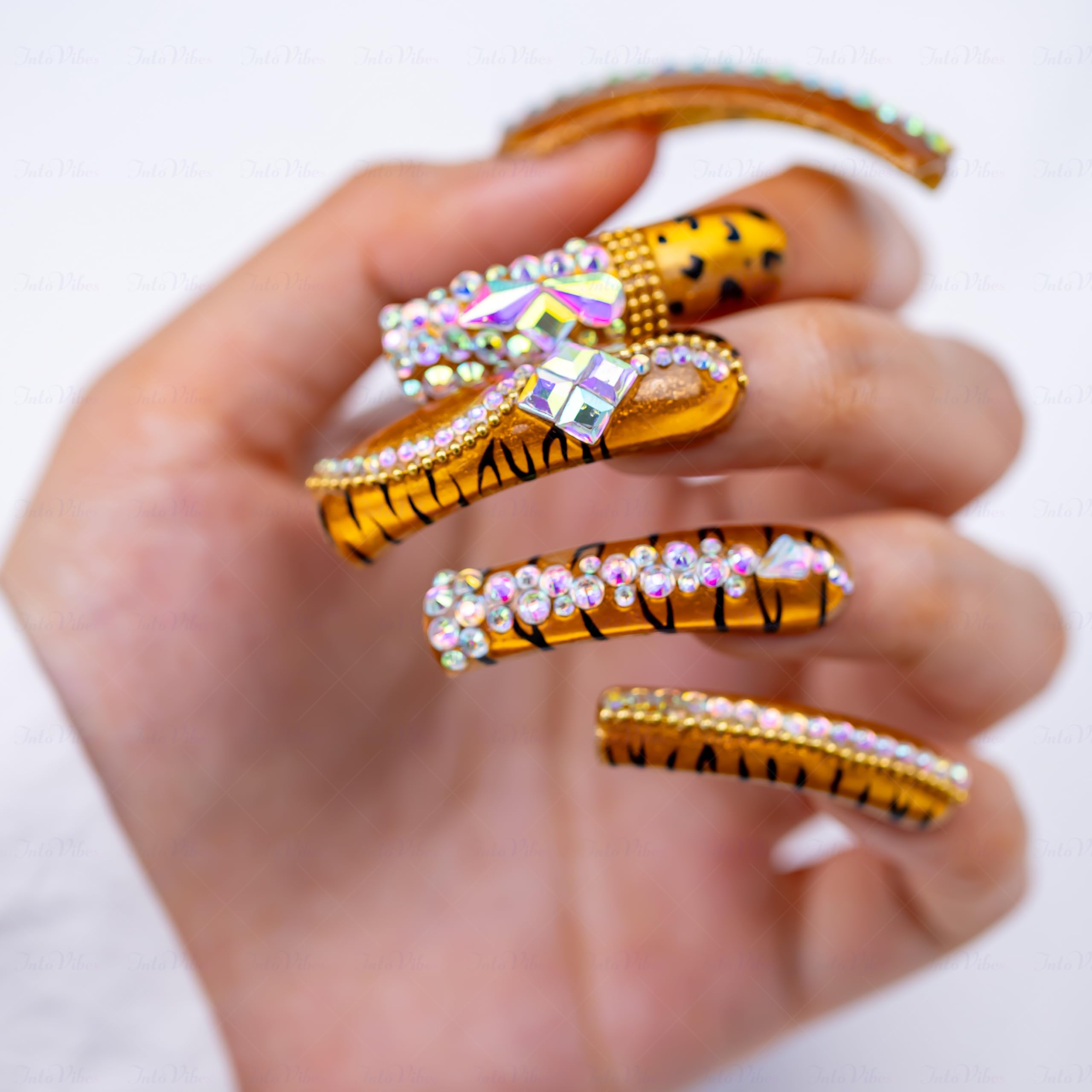 IntoVibes Leopard Cat Eye Press On Nails – Curved Tips, Gold Metallic, 3D AB Crystals (M)