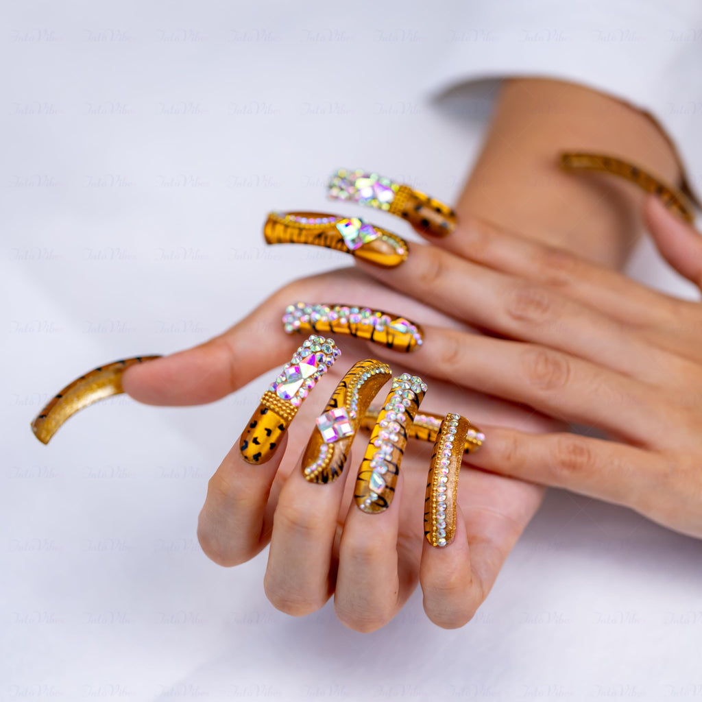 IntoVibes Leopard Cat Eye Press On Nails – Curved Tips, Gold Metallic, 3D AB Crystals (M)