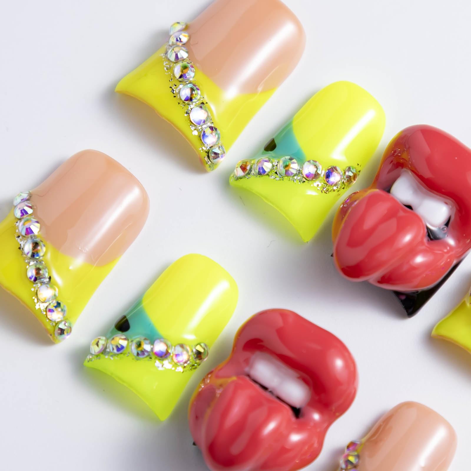 IntoVibes 10-Piece Luxury Duck-Shape Press On Nails – Short & Reusable