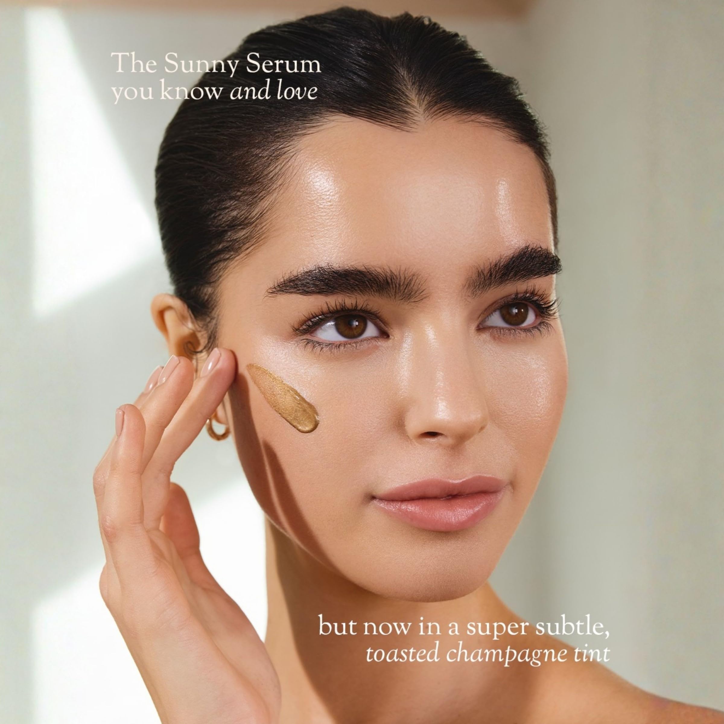 Isle of Paradise Sunny Serum Champagne – 4-in-1 Self Tan Primer, Base, Highlighter & Body Bronzer (1.01 fl oz)