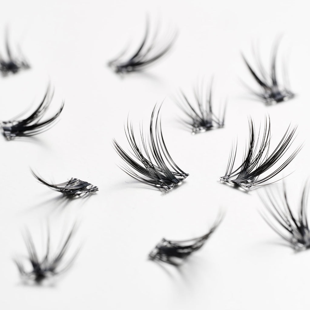 Lilly Lashes Self-Adhesive Wispy Flares – Pre-Glued Clear-Band, 24-Hour Hold