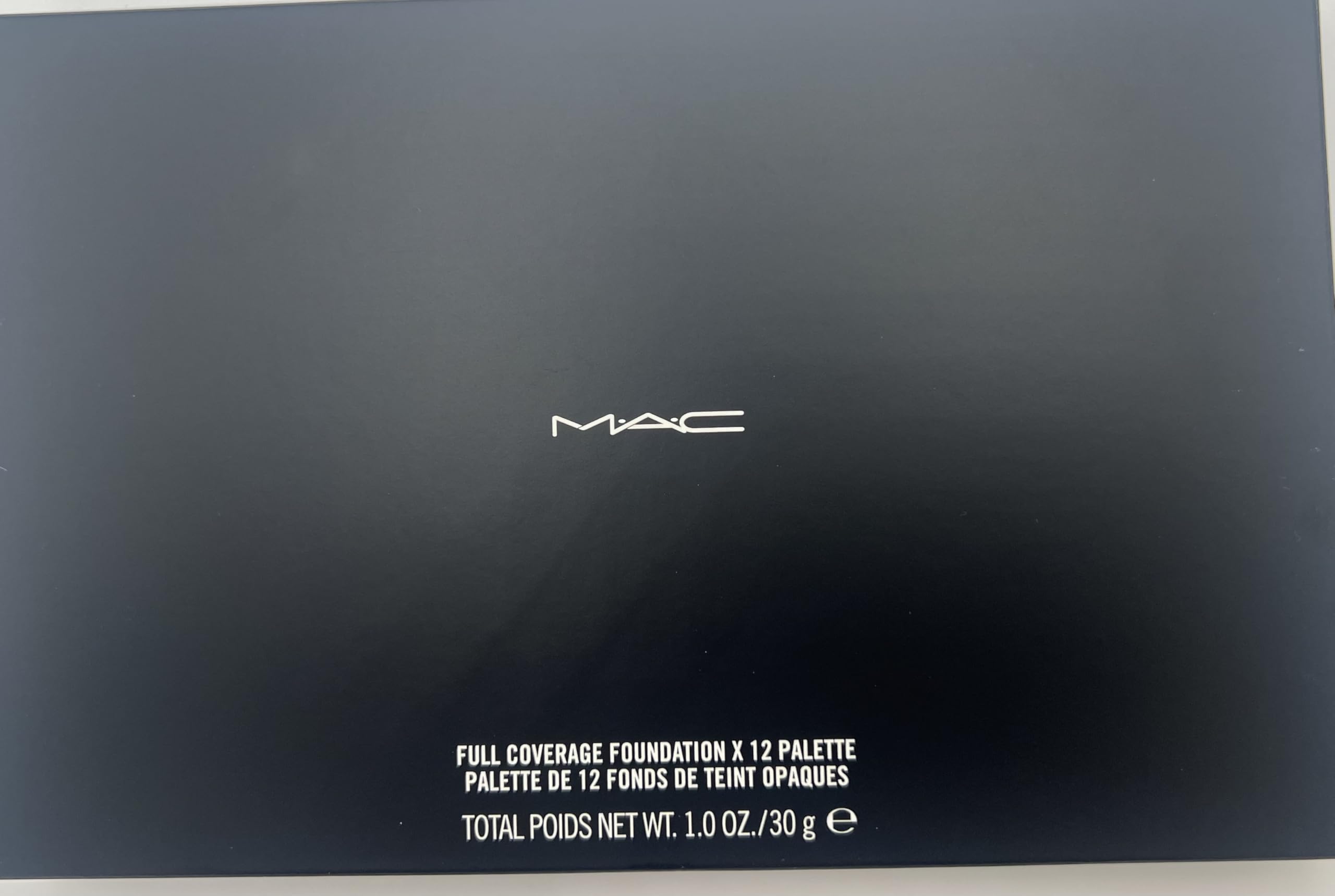 MAC Full Coverge Foundation x 12 Pro Palette — 1 oz / 30 g (12 Shades)