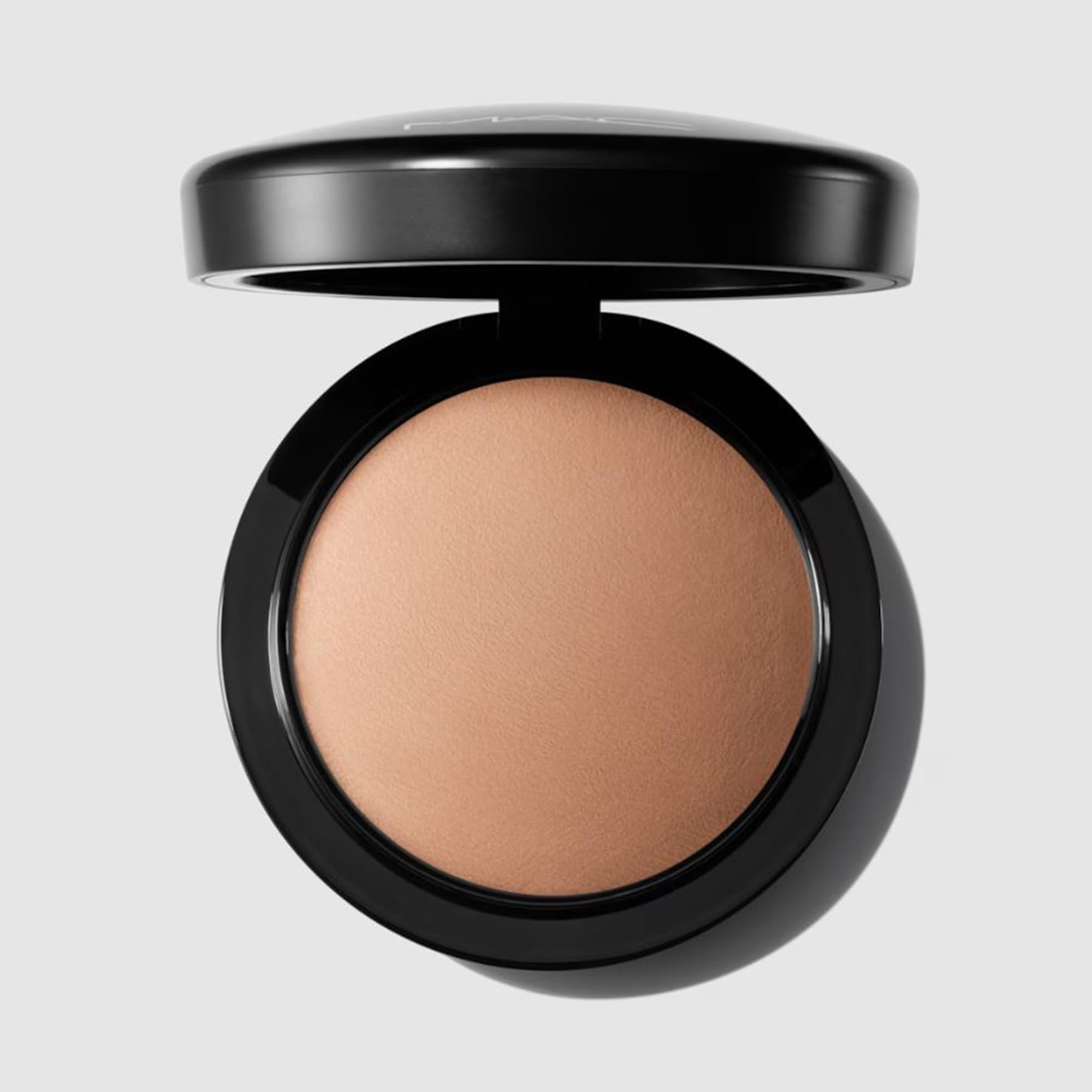 MAC Mineralize Skinfinish Natural – Medium Dark | Buildable, Natural Matte Finish