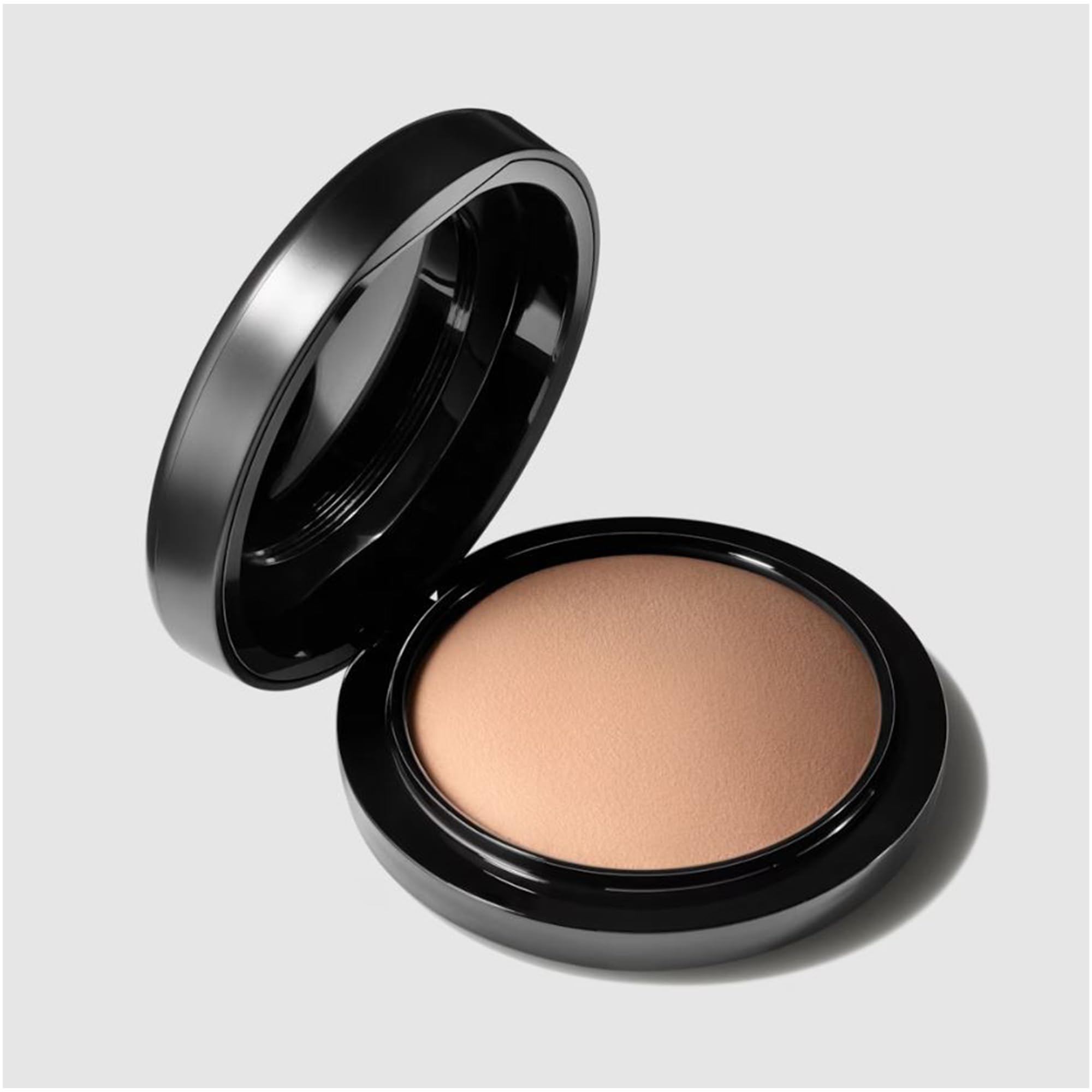MAC Mineralize Skinfinish Natural – Medium Dark | Buildable, Natural Matte Finish