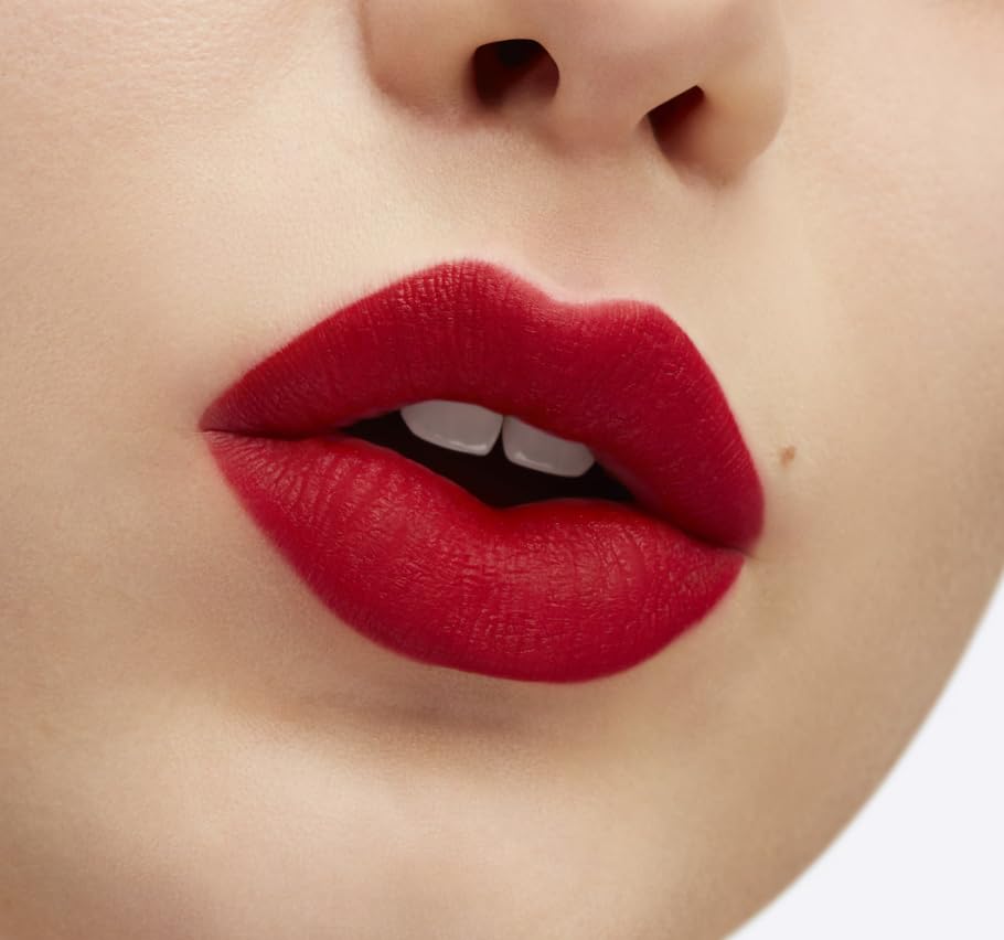 MAC Retro Matte Liquid Lipcolour 134 Ruby Phew! – Vivid Blue-Red Matte Lipcolour