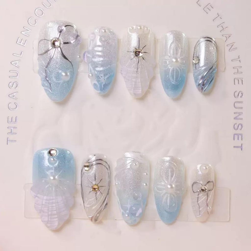 Maigitur 5D Handmade Press On Nails – Medium Almond, Silver Seashell Ombre (Size S)
