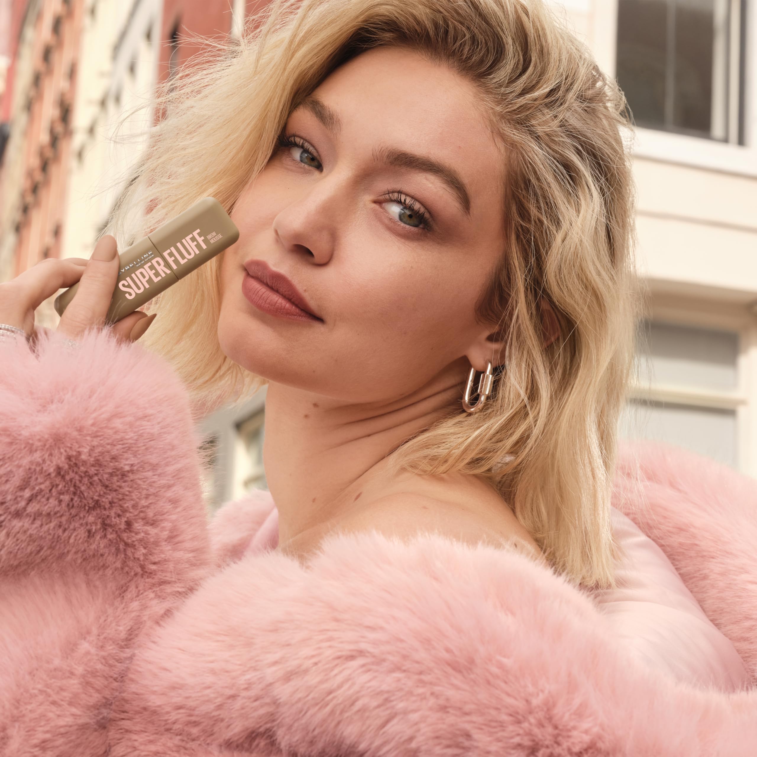 Maybelline Superfluff Brow Mousse – All-Day Fluffy Brows in Soft Brown