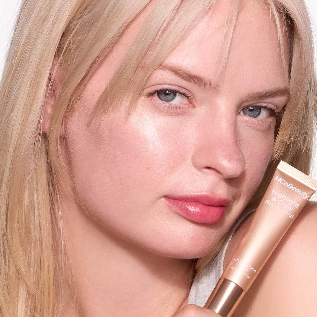 MCoBeauty Highlight & Glow Beauty Wand – Buildable Champagne Highlighter