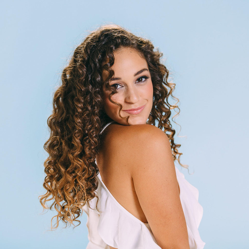 Mirta De Perales Curls Defining Cream – Hydrating Curl Cream for Wavy, Curly & Coily Hair | Coconut Oil & Shea Butter | Frizz Control & Shine | 8 oz