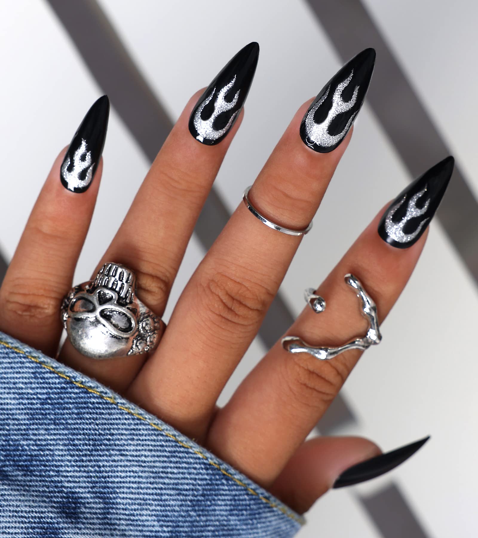 Morily Black Press On Nails – Medium Length Glossy Stiletto with Silver Flame Pattern