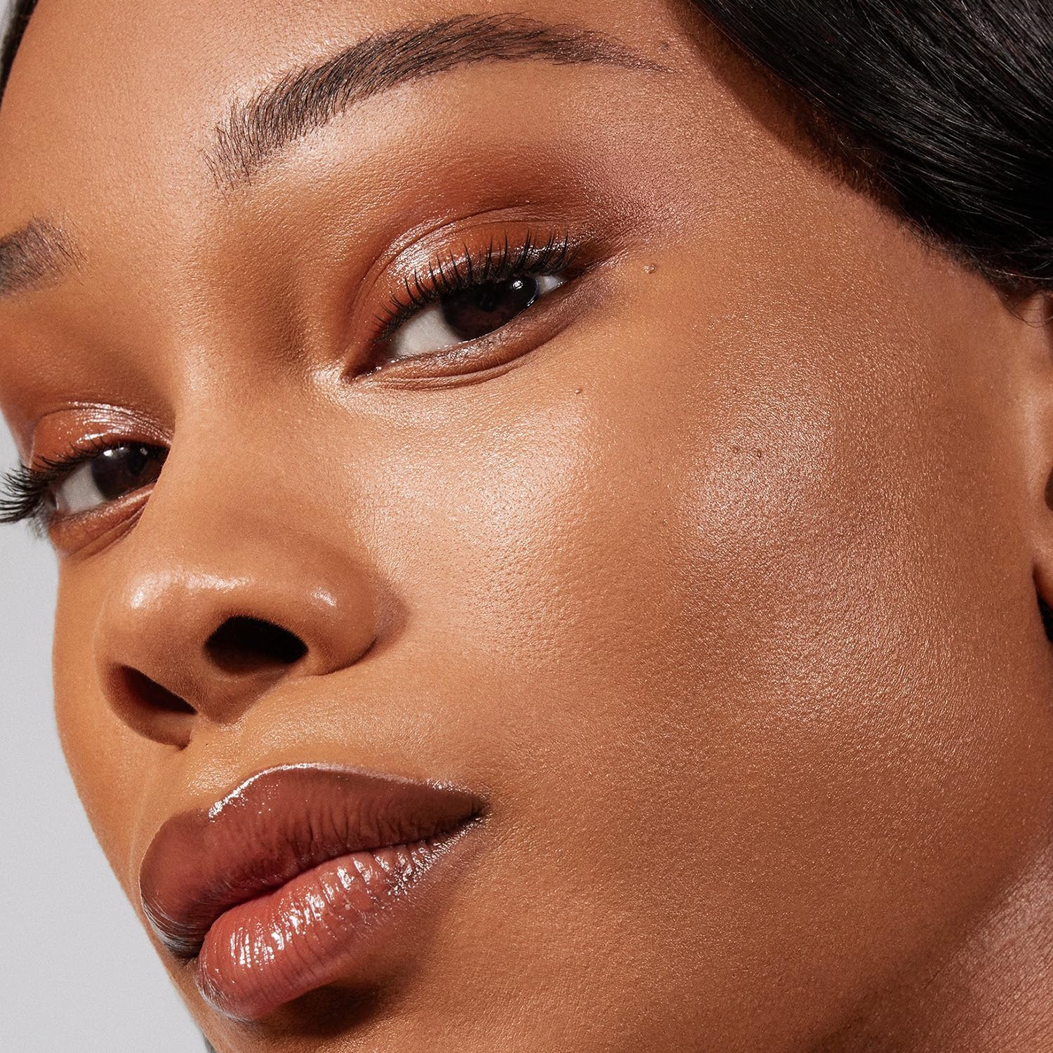 Morphe Lightform Dewy Foundation 24W — Hydrating, Medium Coverage, Radiant Finish