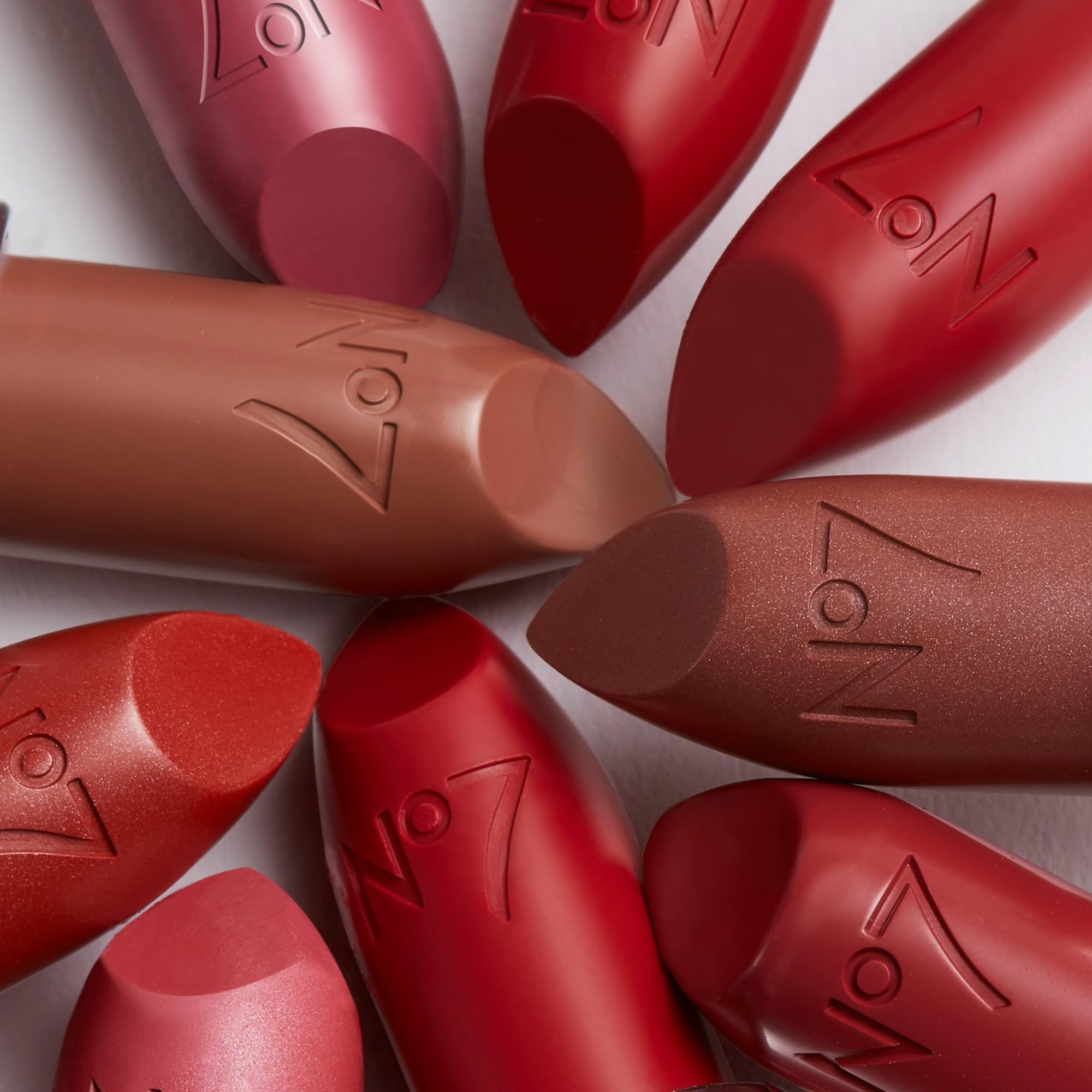 No7 Age Defying Lipstick Berry Shine – Hydrating Lipstick with Hyaluronic Acid for Plump, Smoother Lips