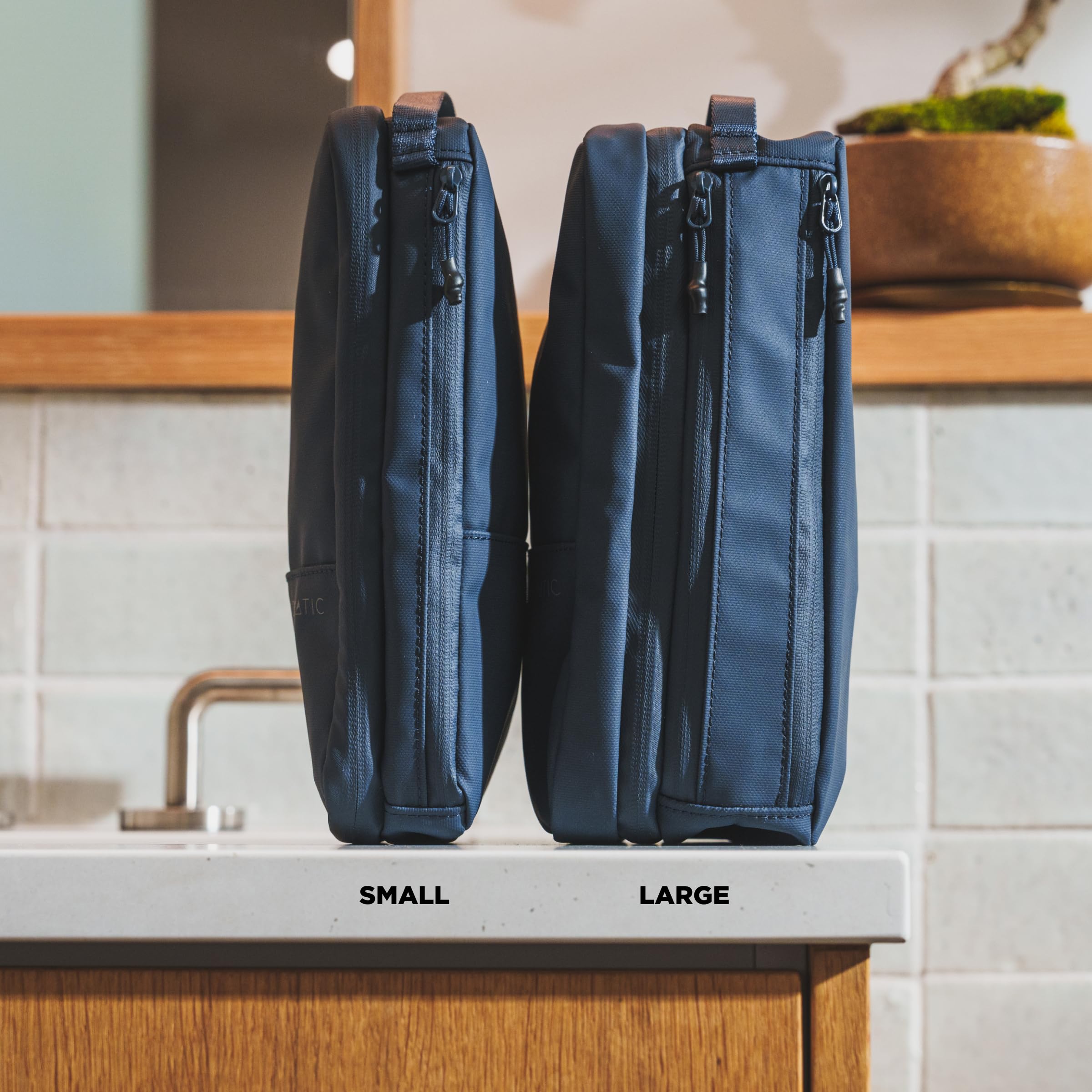 NOMATIC Toiletry Bag for Travel Navy Large V2 – Water-Resistant, Multi-Compartment