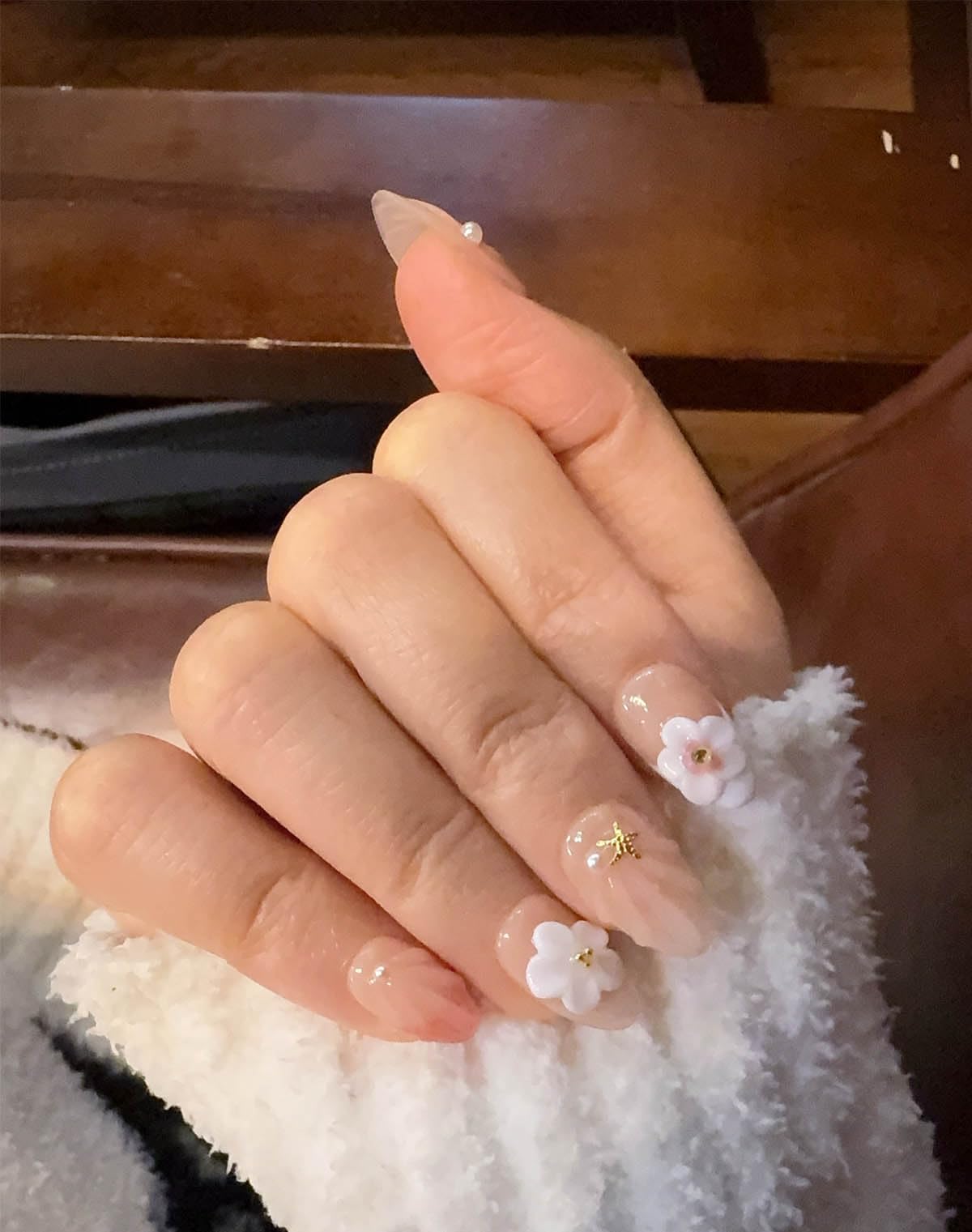 Ocean A04: 10 Short Almond Handmade Press-On Nails – 3D Floral Gradient with Starfish & Seashells (Autumn & Winter)