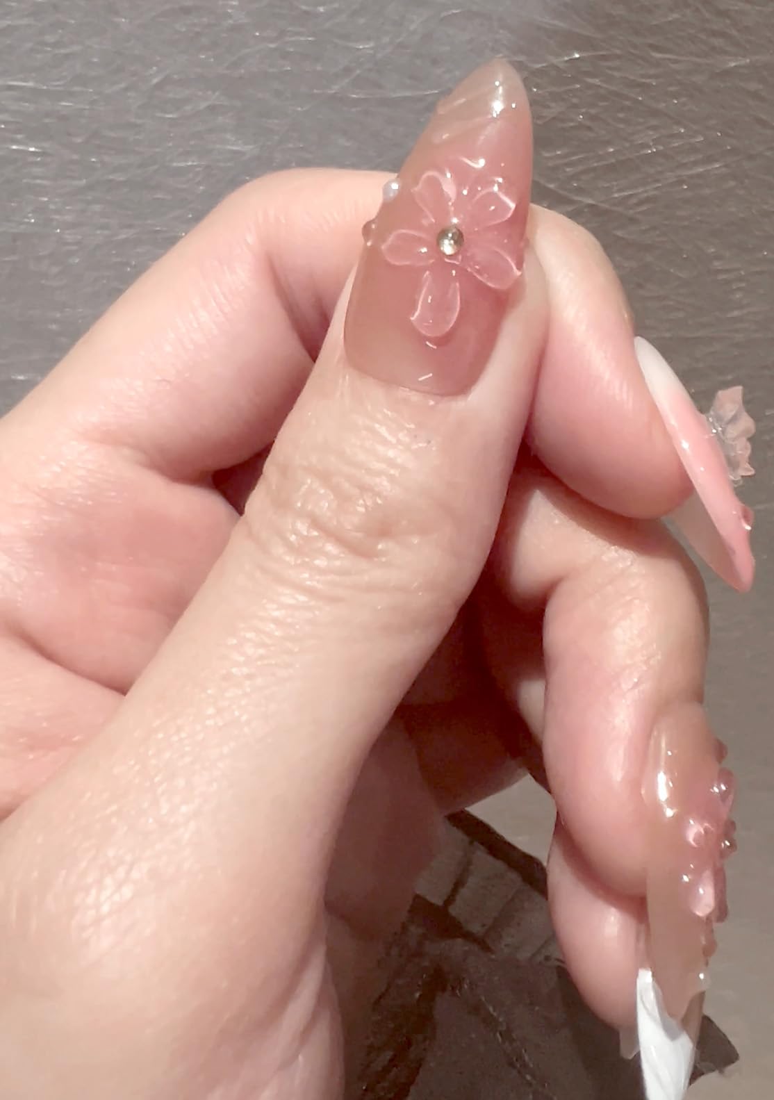 PHYLIN LEAF Handmade Press On Nails – Medium Almond, 3D Sea Shell & Butterfly Design