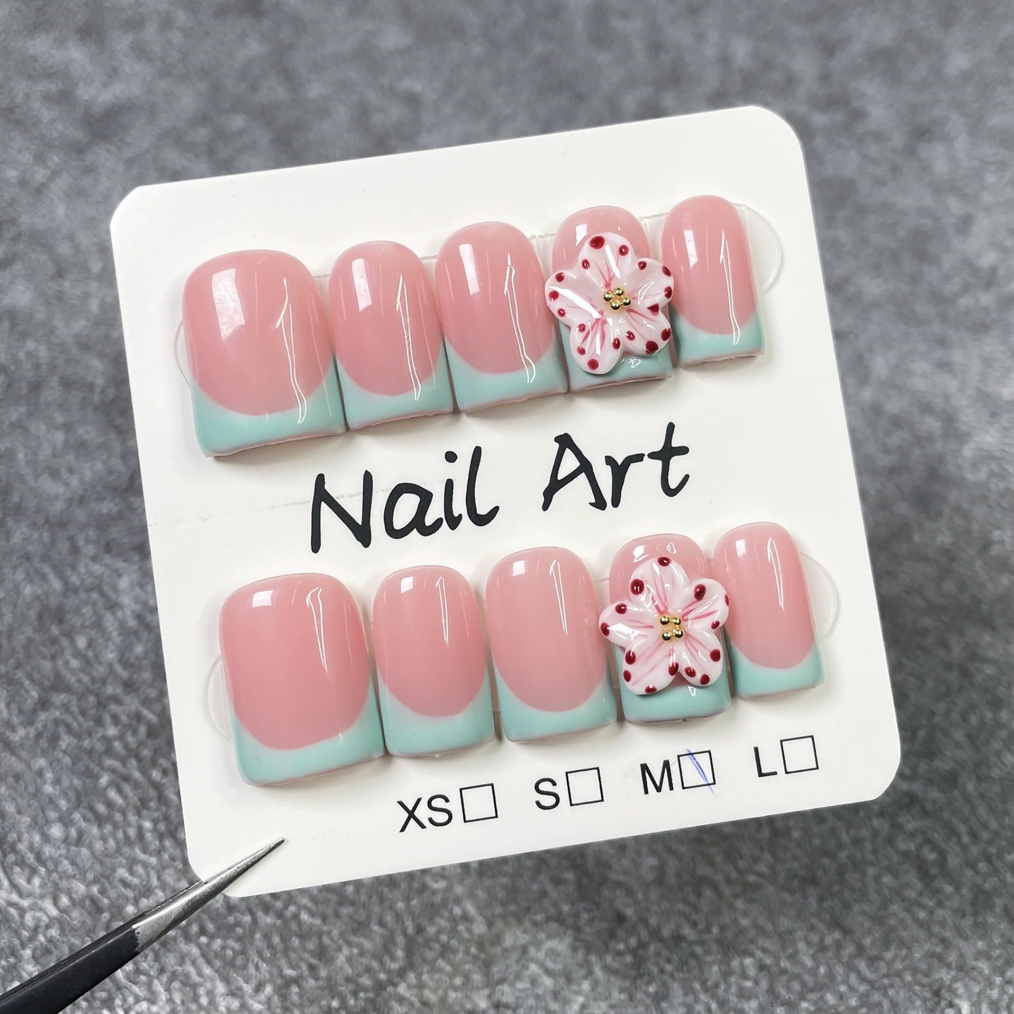 Qicaijia 3D Flower Press On Nails – Short Square Gel Nails with Green French Tip (Size M)